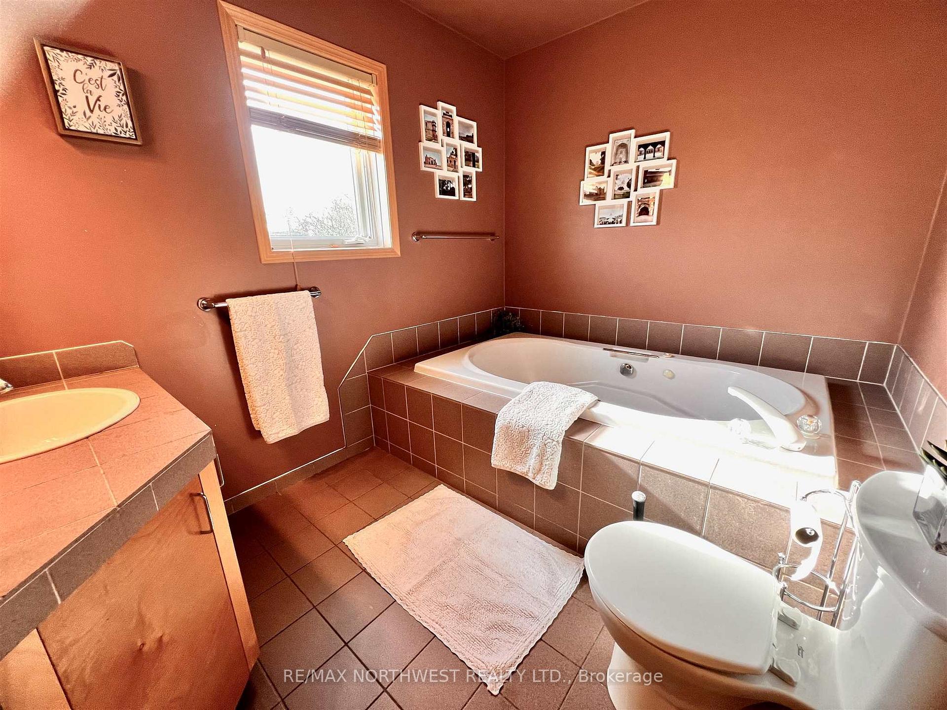 Photo 15 of 1208 Ottawa Street, Kenora, Keewatin — HOMEH