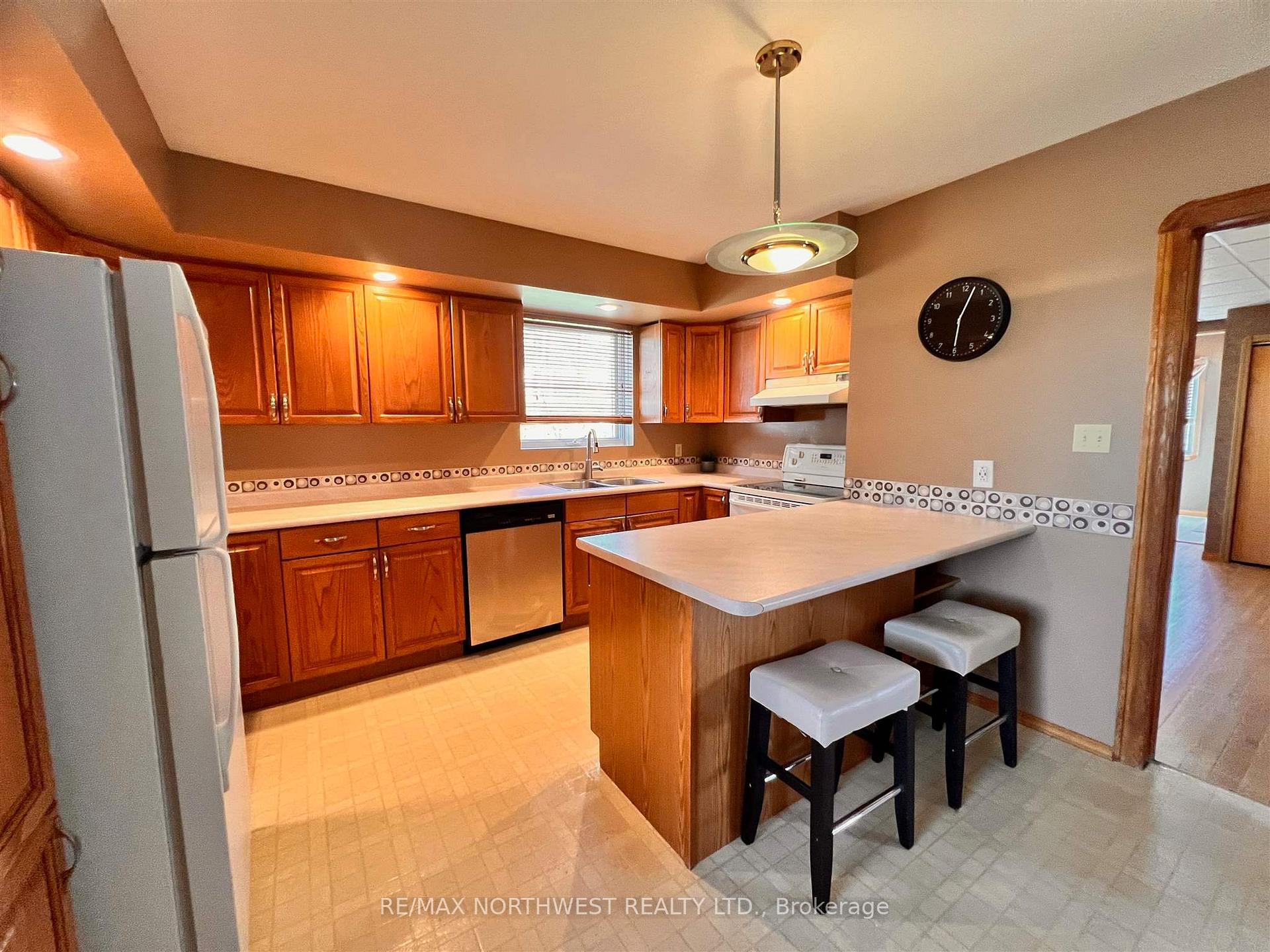 Photo 16 of 1208 Ottawa Street, Kenora, Keewatin — HOMEH