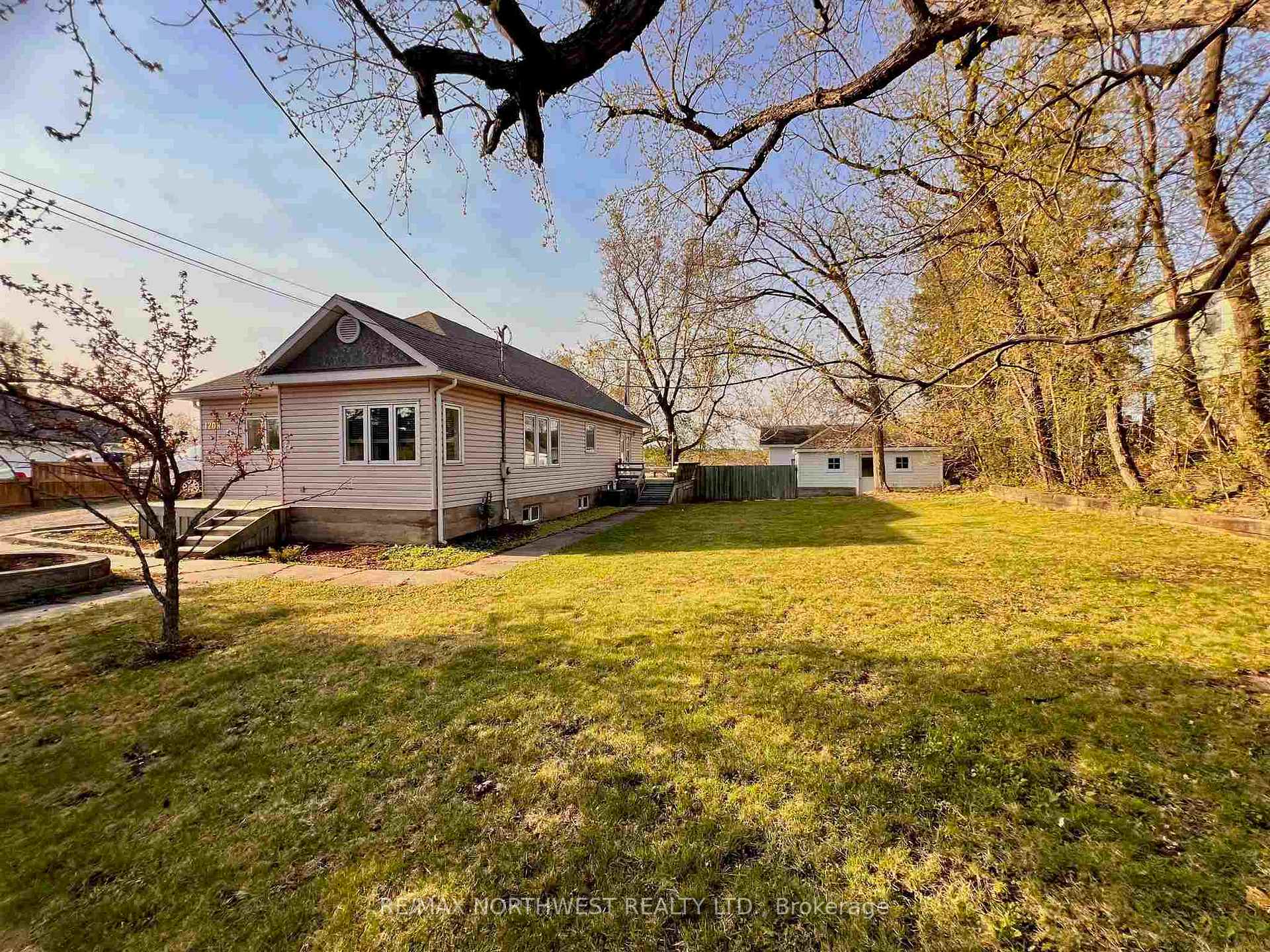 Photo 45 of 1208 Ottawa Street, Kenora, Keewatin — HOMEH