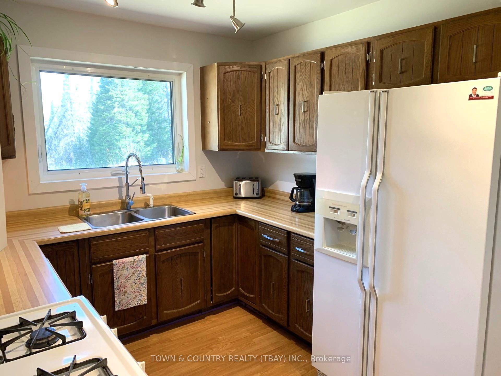 Photo 6 of 1102 Boundary Drive, Neebing, Scoble — HOMEH