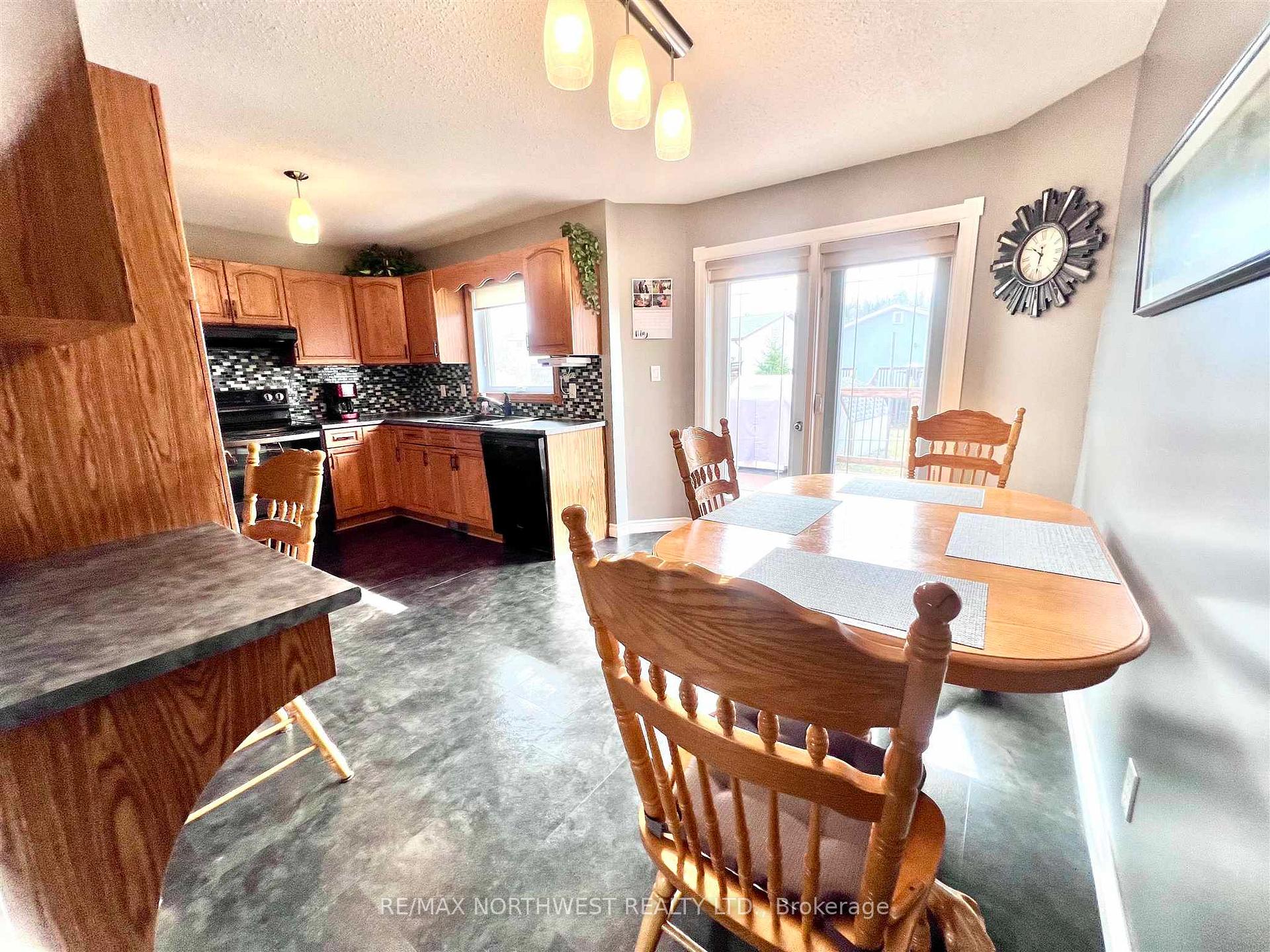 Photo 2 of 15 Amethyst Street, Kenora, Amethyst — HOMEH