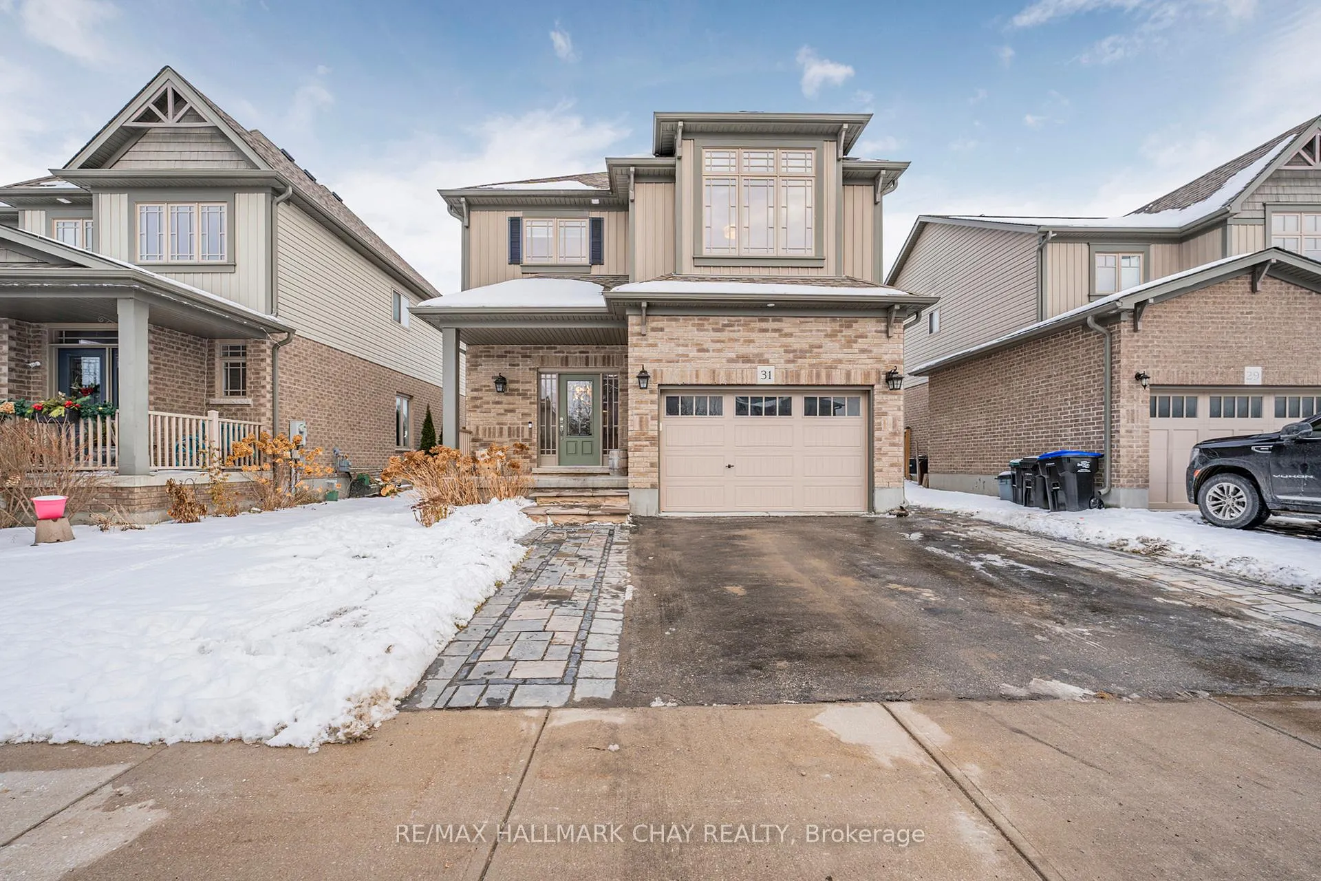 Photo 2 of 31 Carleton Trail, New Tecumseth, Beeton — HOMEH
