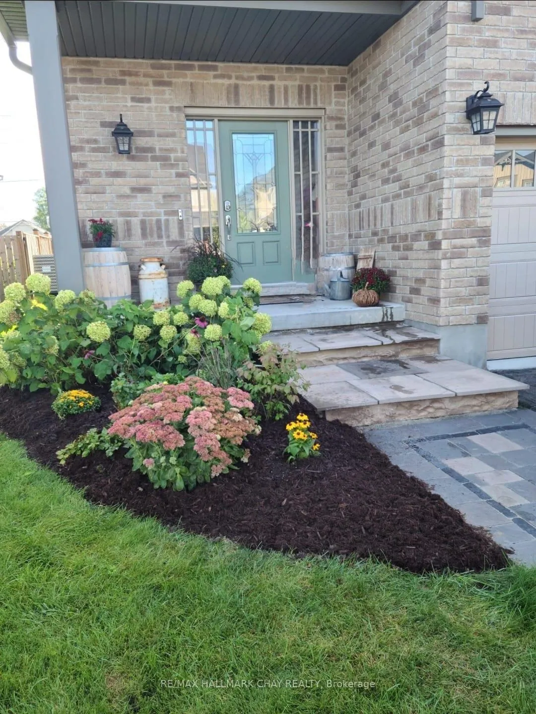 Photo 4 of 31 Carleton Trail, New Tecumseth, Beeton — HOMEH