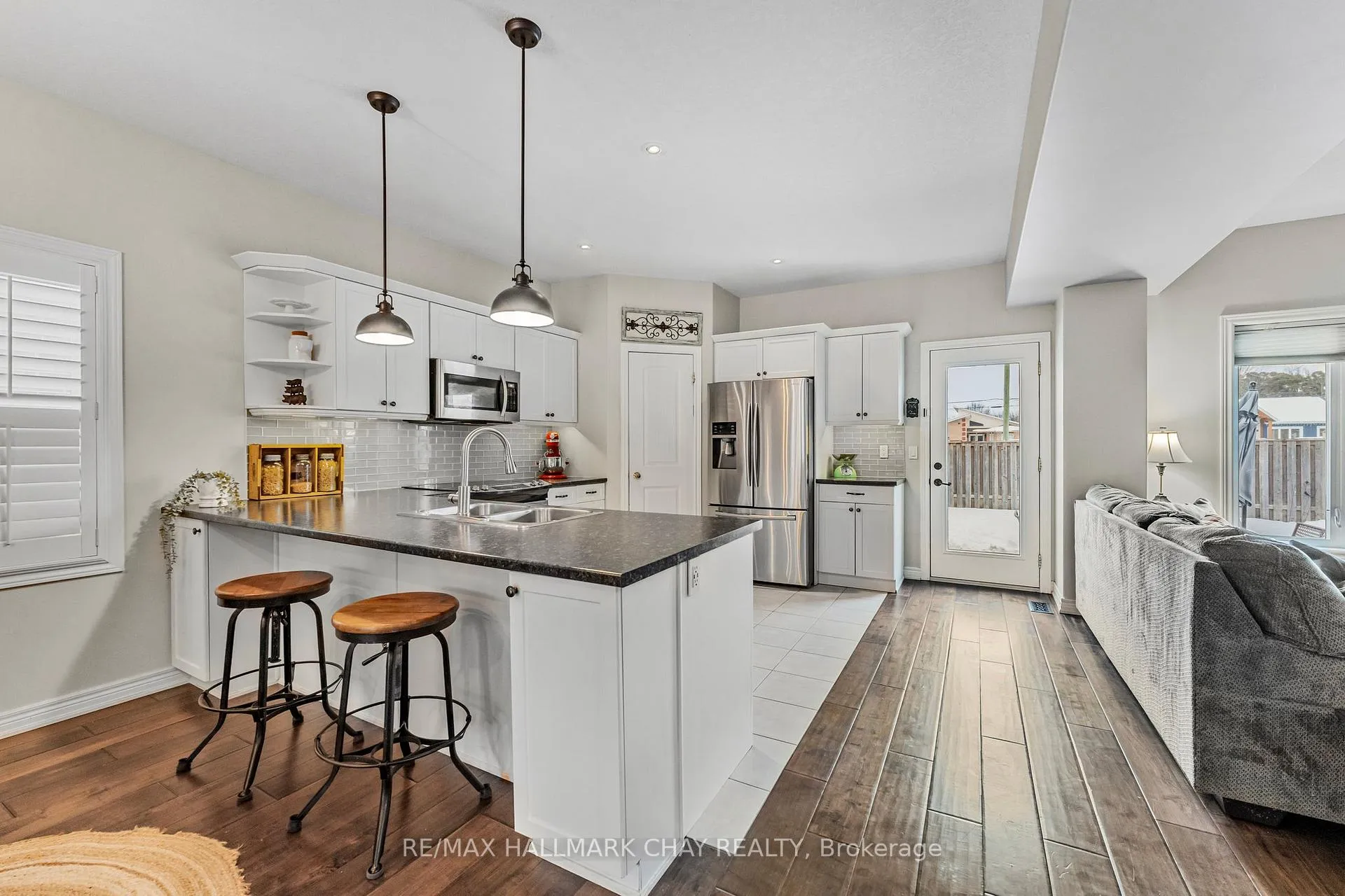 Photo 9 of 31 Carleton Trail, New Tecumseth, Beeton — HOMEH