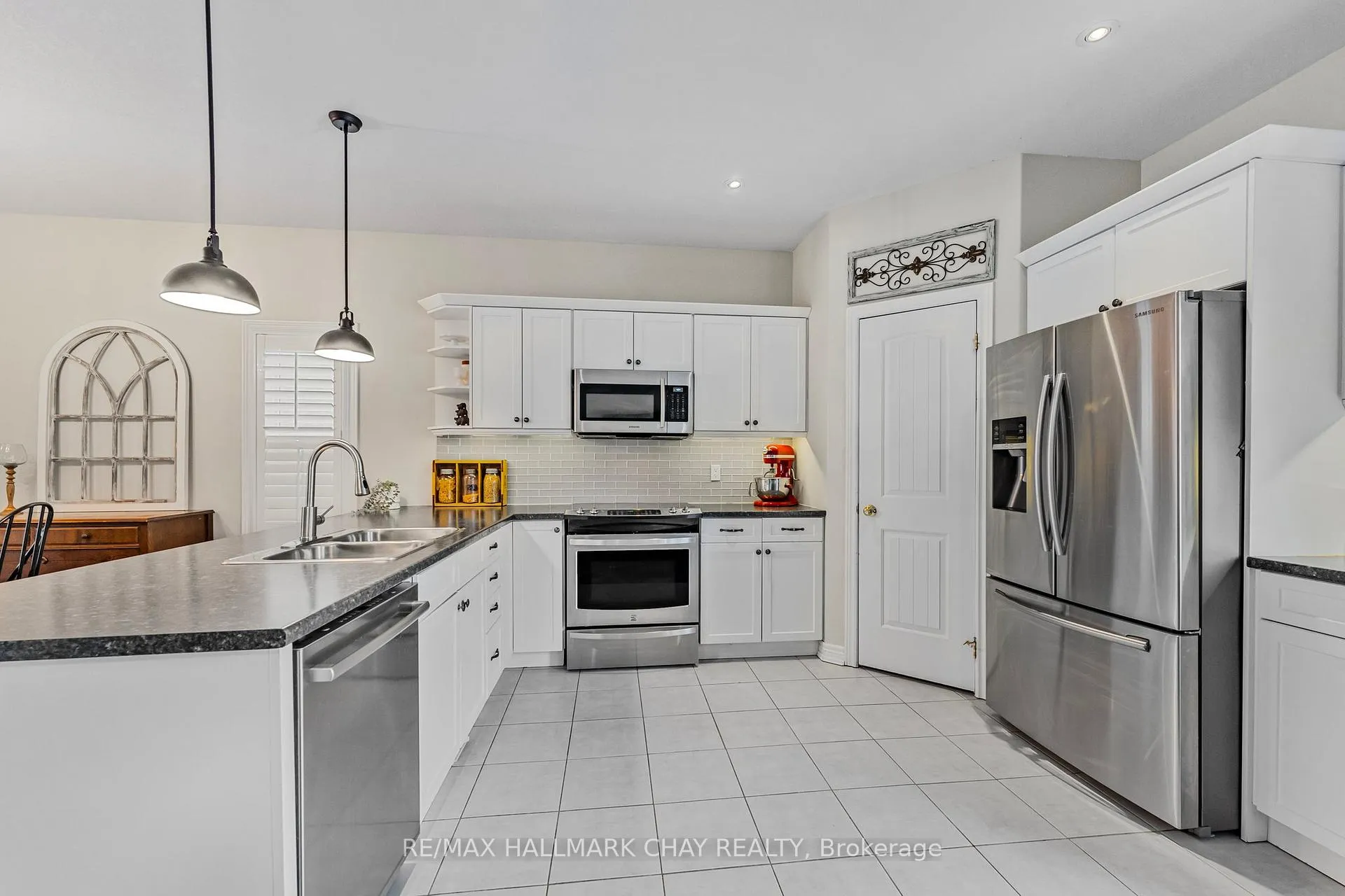 Photo 10 of 31 Carleton Trail, New Tecumseth, Beeton — HOMEH