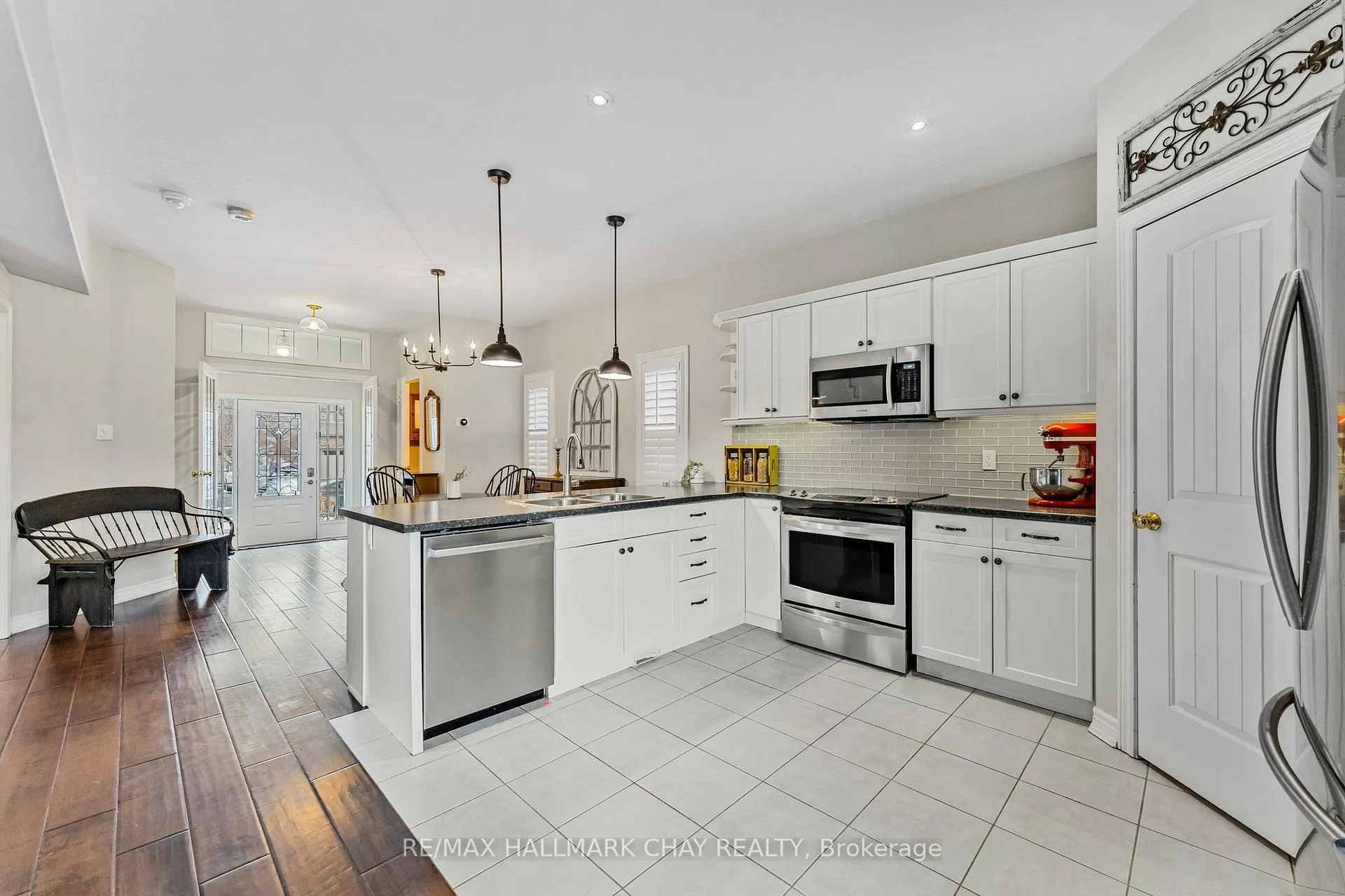 Photo 11 of 31 Carleton Trail, New Tecumseth, Beeton — HOMEH