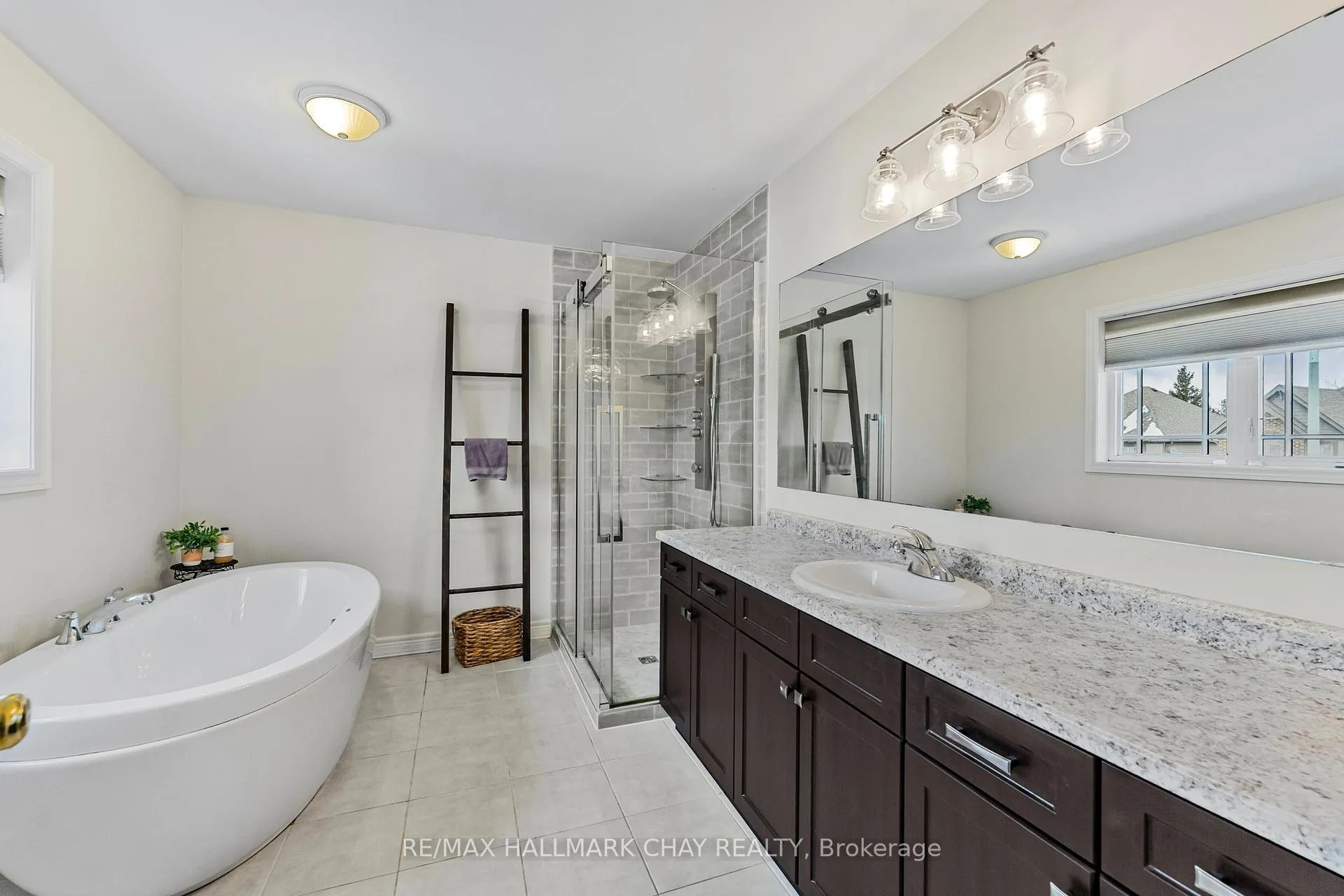 Photo 19 of 31 Carleton Trail, New Tecumseth, Beeton — HOMEH