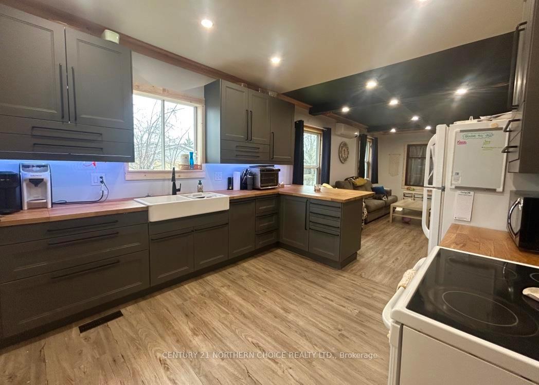 Photo 3 of 312 Armit Avenue, Fort Frances — HOMEH