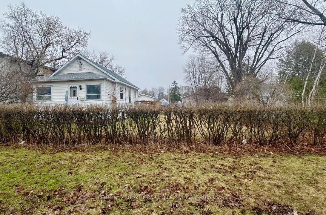 Photo 22 of 312 Armit Avenue, Fort Frances — HOMEH