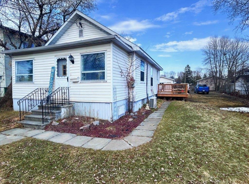 Photo 23 of 312 Armit Avenue, Fort Frances — HOMEH