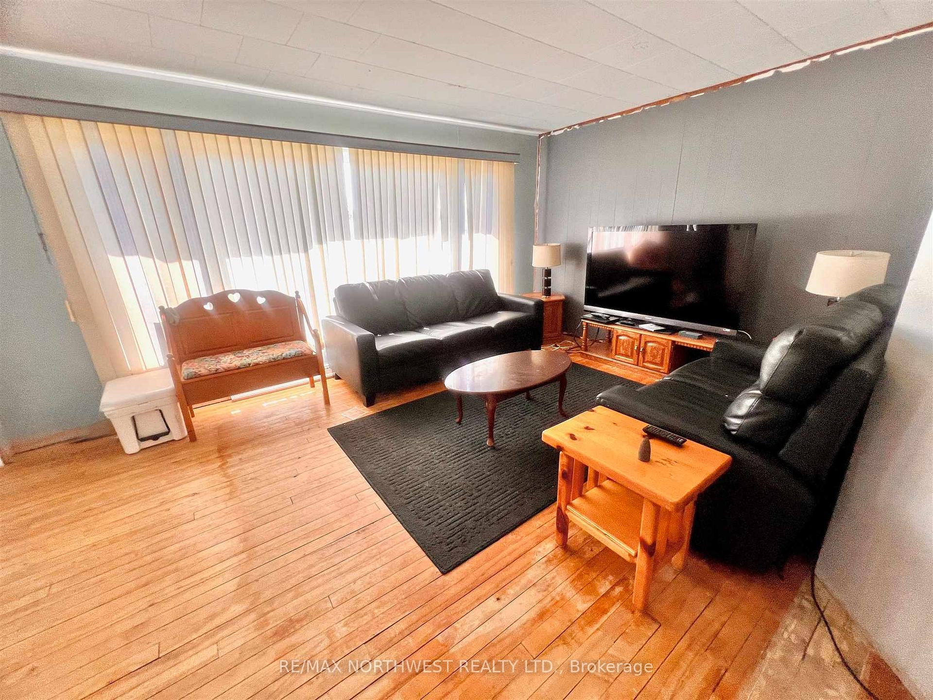 Photo 4 of 1132 Hillside Crescent, Kenora, Amethyst — HOMEH