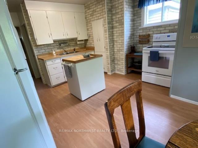 Photo 8 of 236 Fourth Street N, Kenora, North End — HOMEH