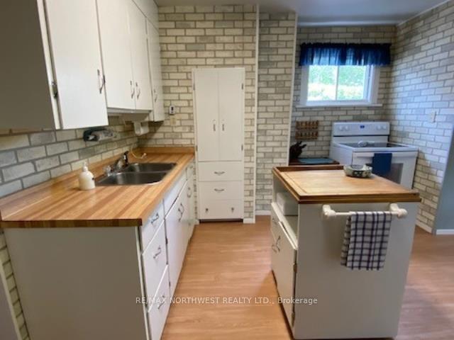 Photo 11 of 236 Fourth Street N, Kenora, North End — HOMEH