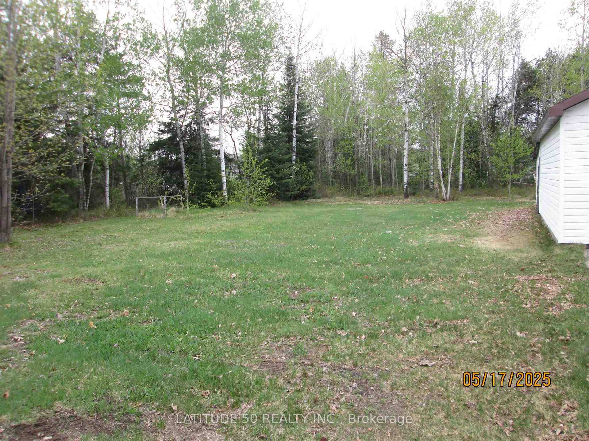 Photo 5 of 305 Pine Street, Ignace — HOMEH