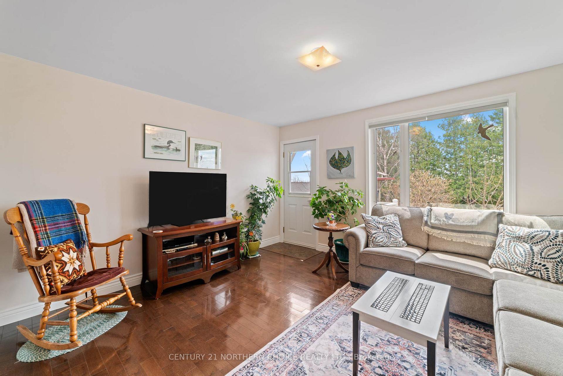 Photo 2 of 17 MacIntosh Street, Red Lake — HOMEH