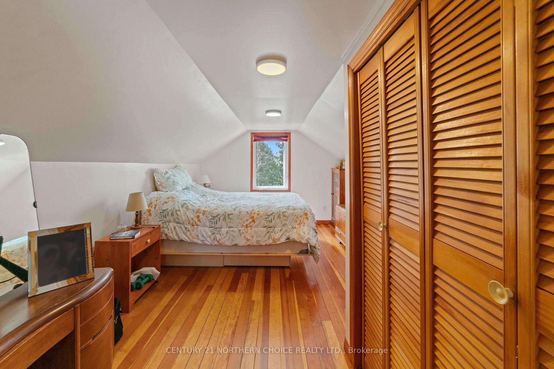 Photo 14 of 17 MacIntosh Street, Red Lake — HOMEH