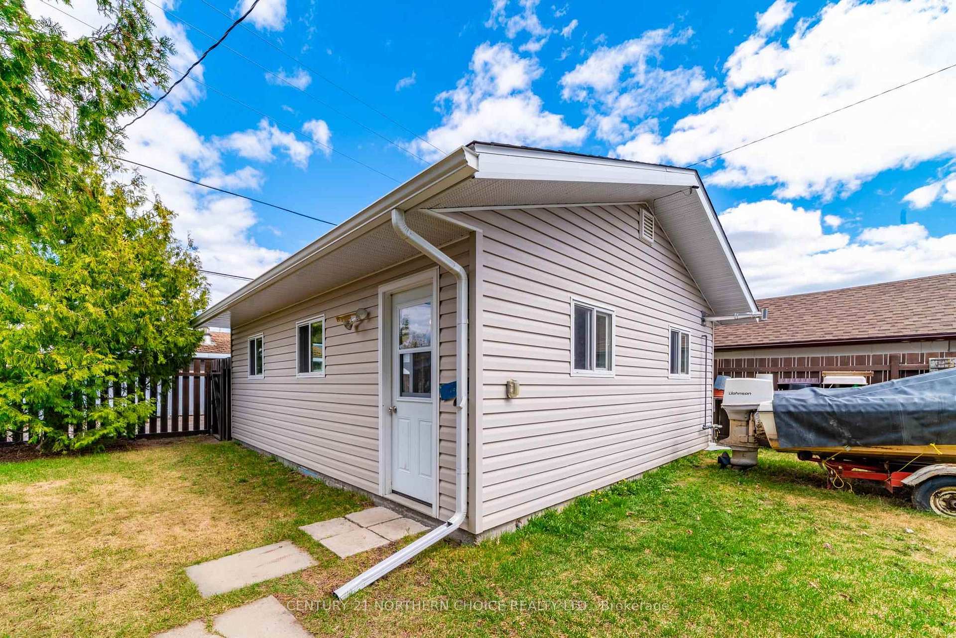 Photo 21 of 17 MacIntosh Street, Red Lake — HOMEH