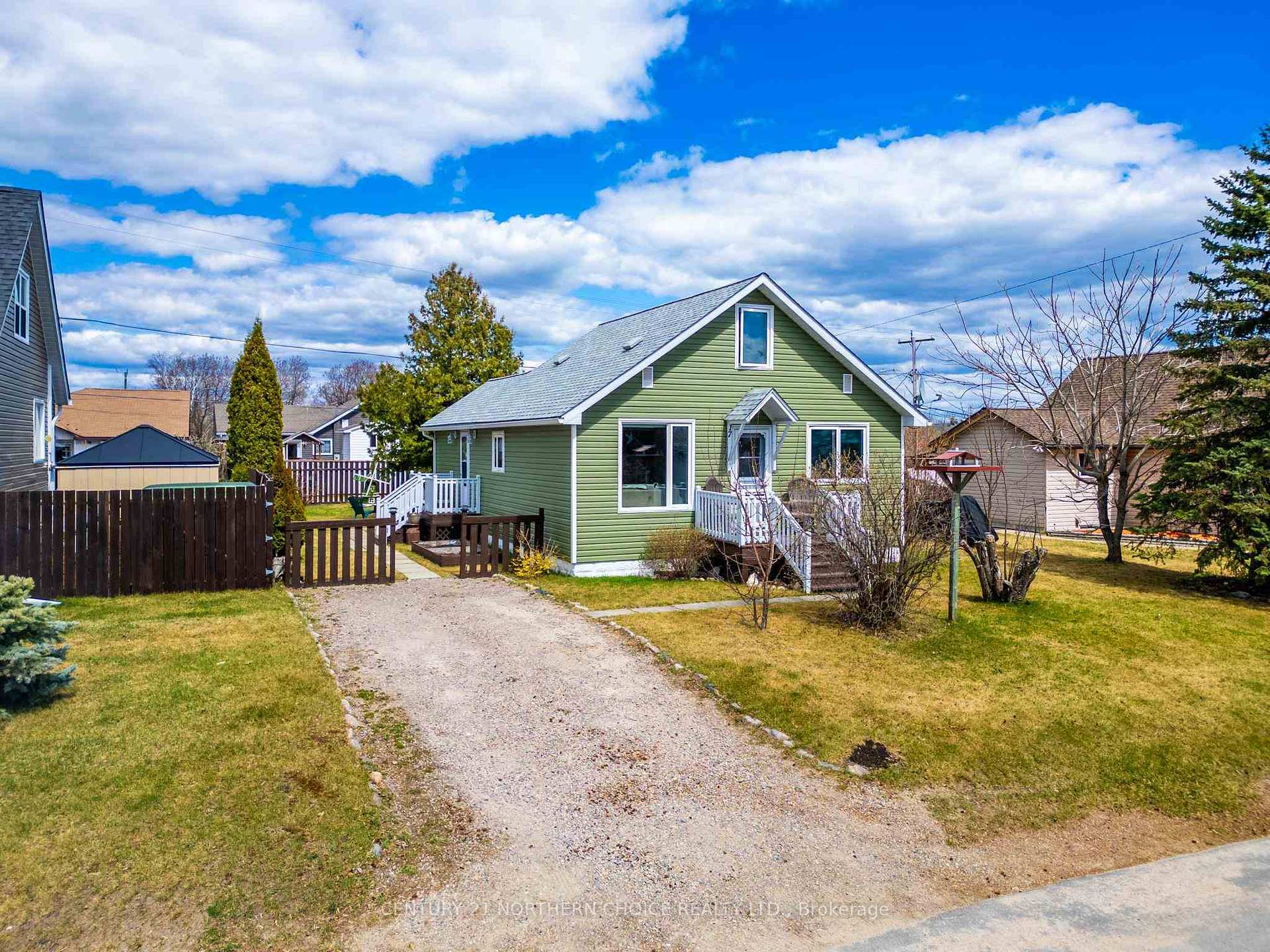 Photo 31 of 17 MacIntosh Street, Red Lake — HOMEH
