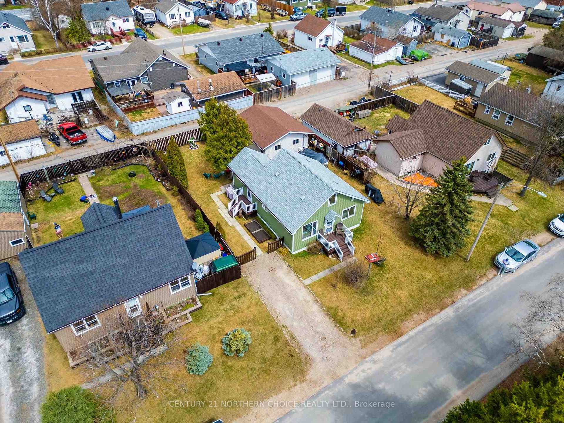 Photo 32 of 17 MacIntosh Street, Red Lake — HOMEH