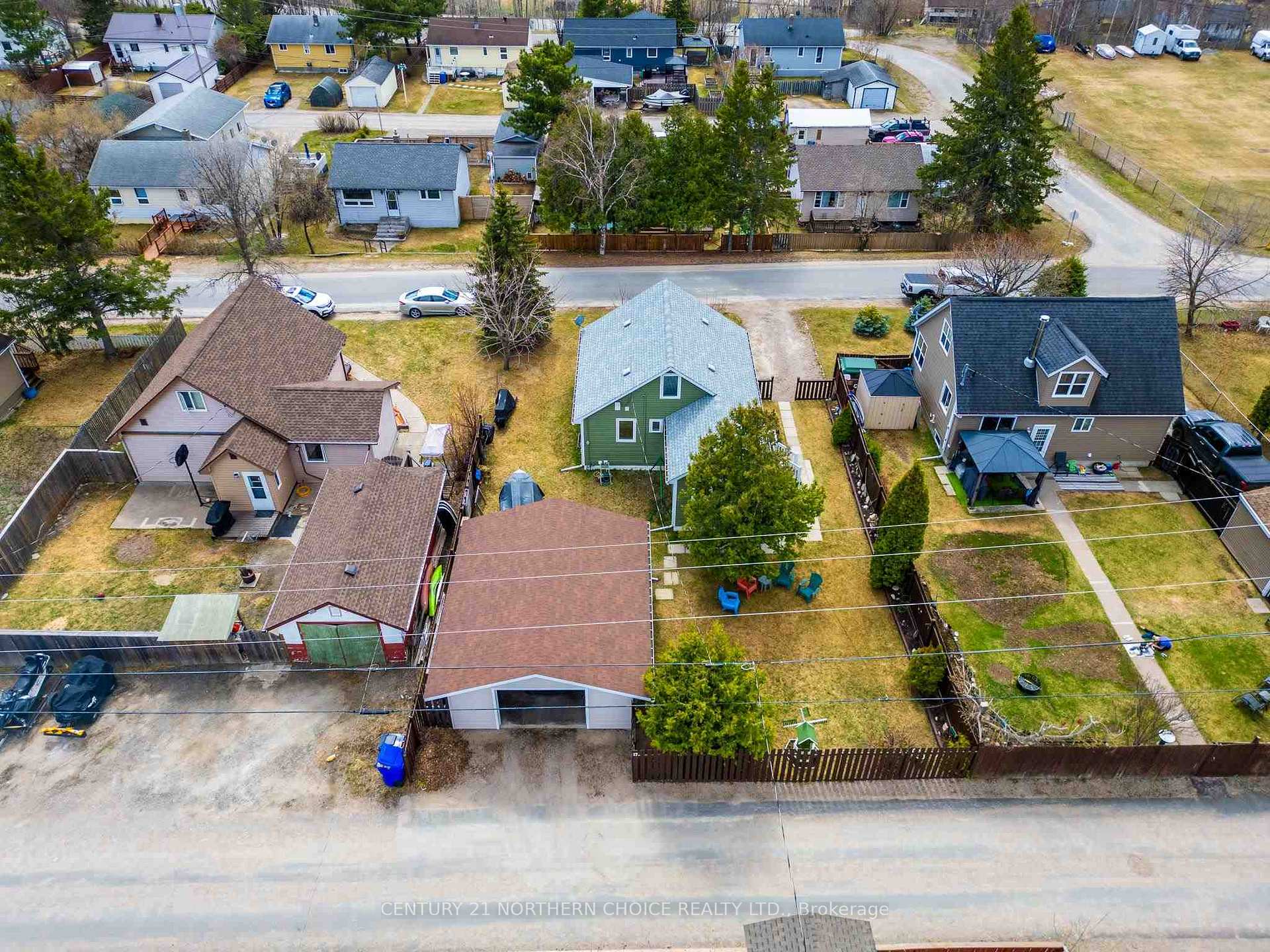 Photo 33 of 17 MacIntosh Street, Red Lake — HOMEH