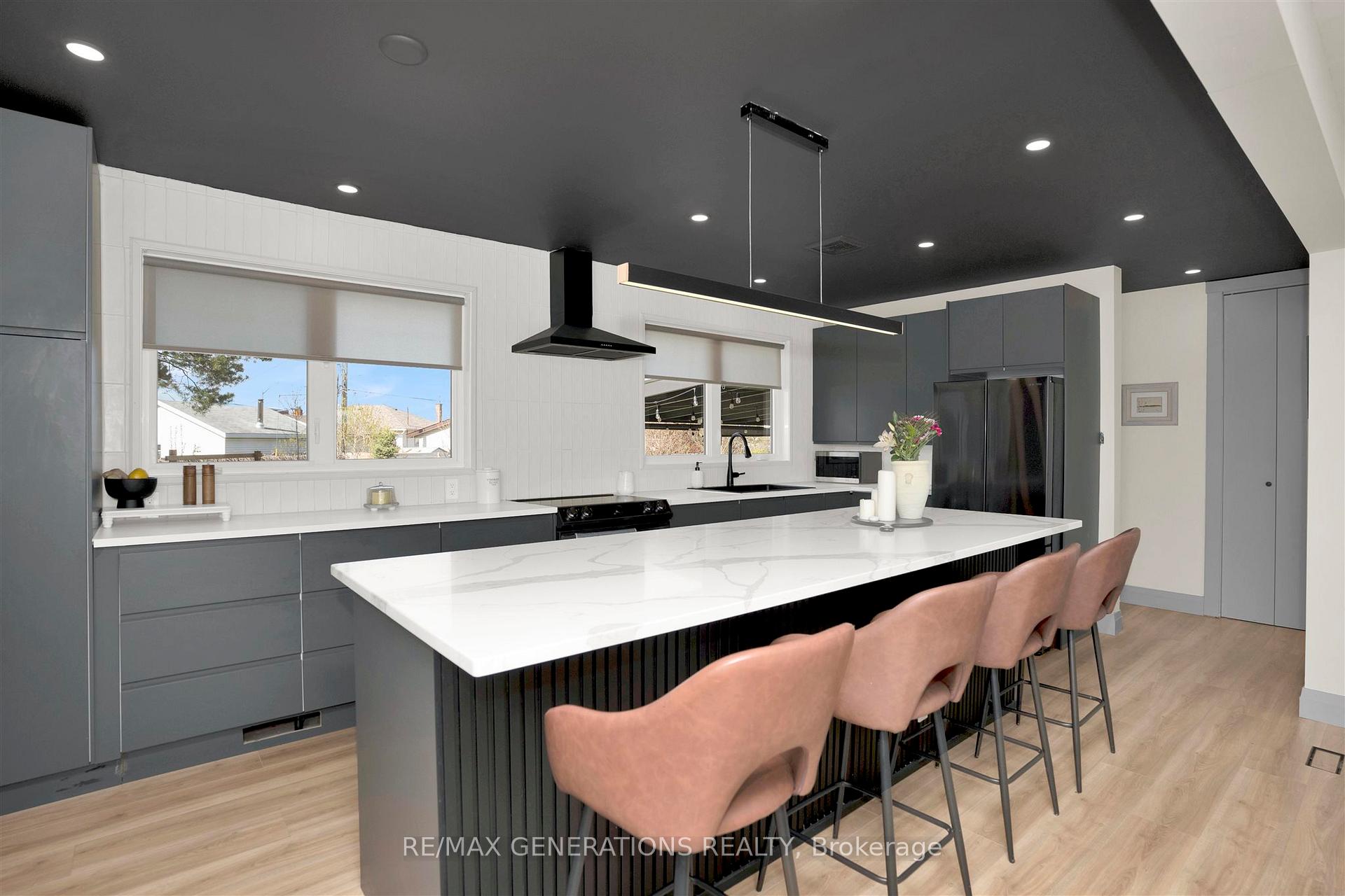 Photo 6 of 636 Thistle Crescent, Thunder Bay, Green Acres — HOMEH