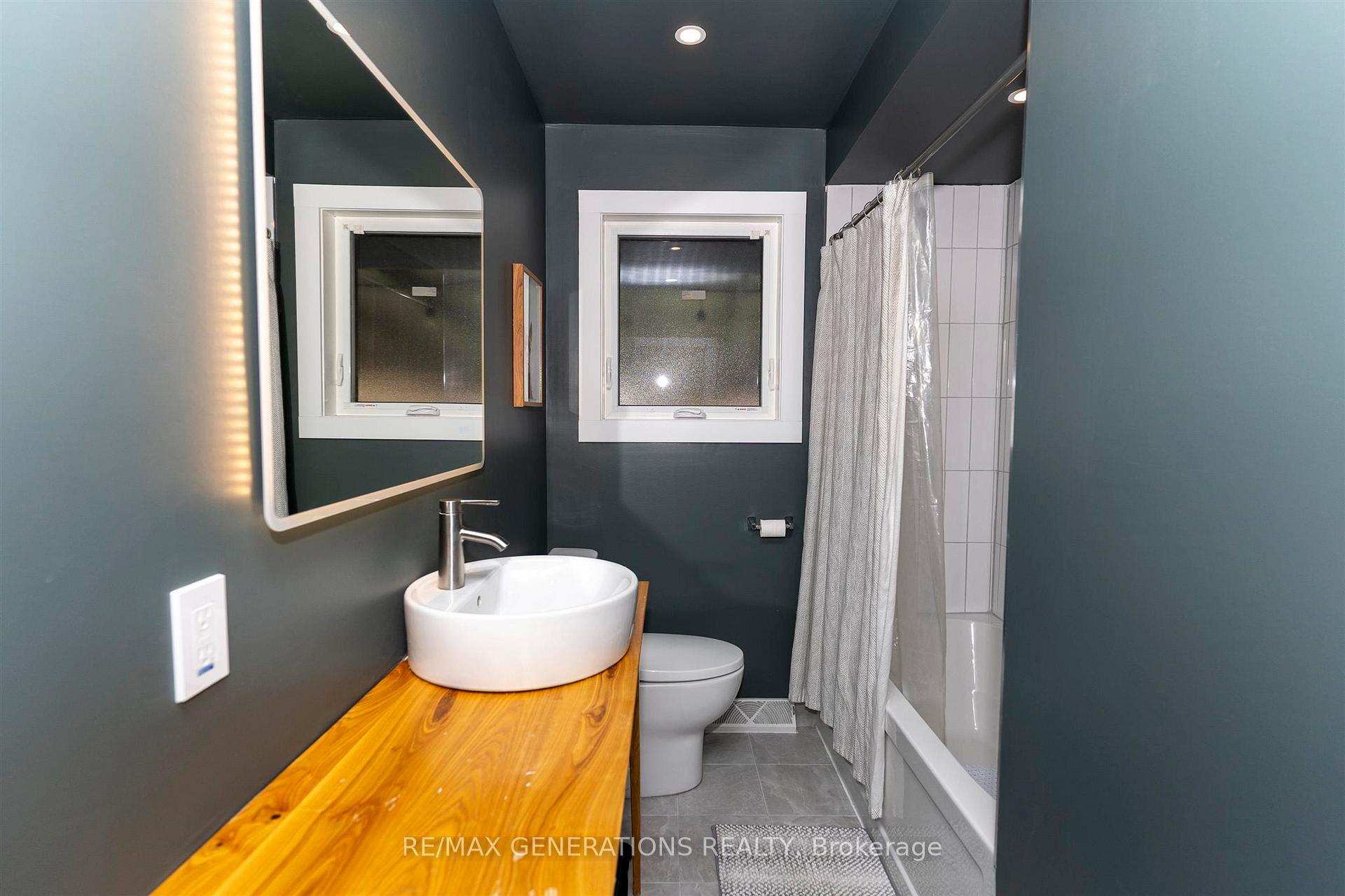 Photo 14 of 636 Thistle Crescent, Thunder Bay, Green Acres — HOMEH