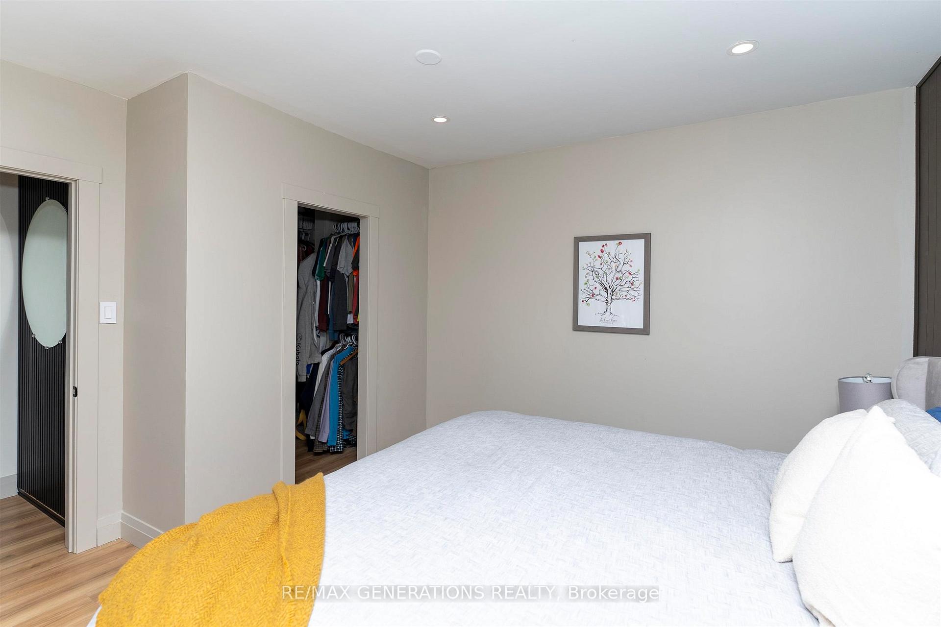 Photo 17 of 636 Thistle Crescent, Thunder Bay, Green Acres — HOMEH
