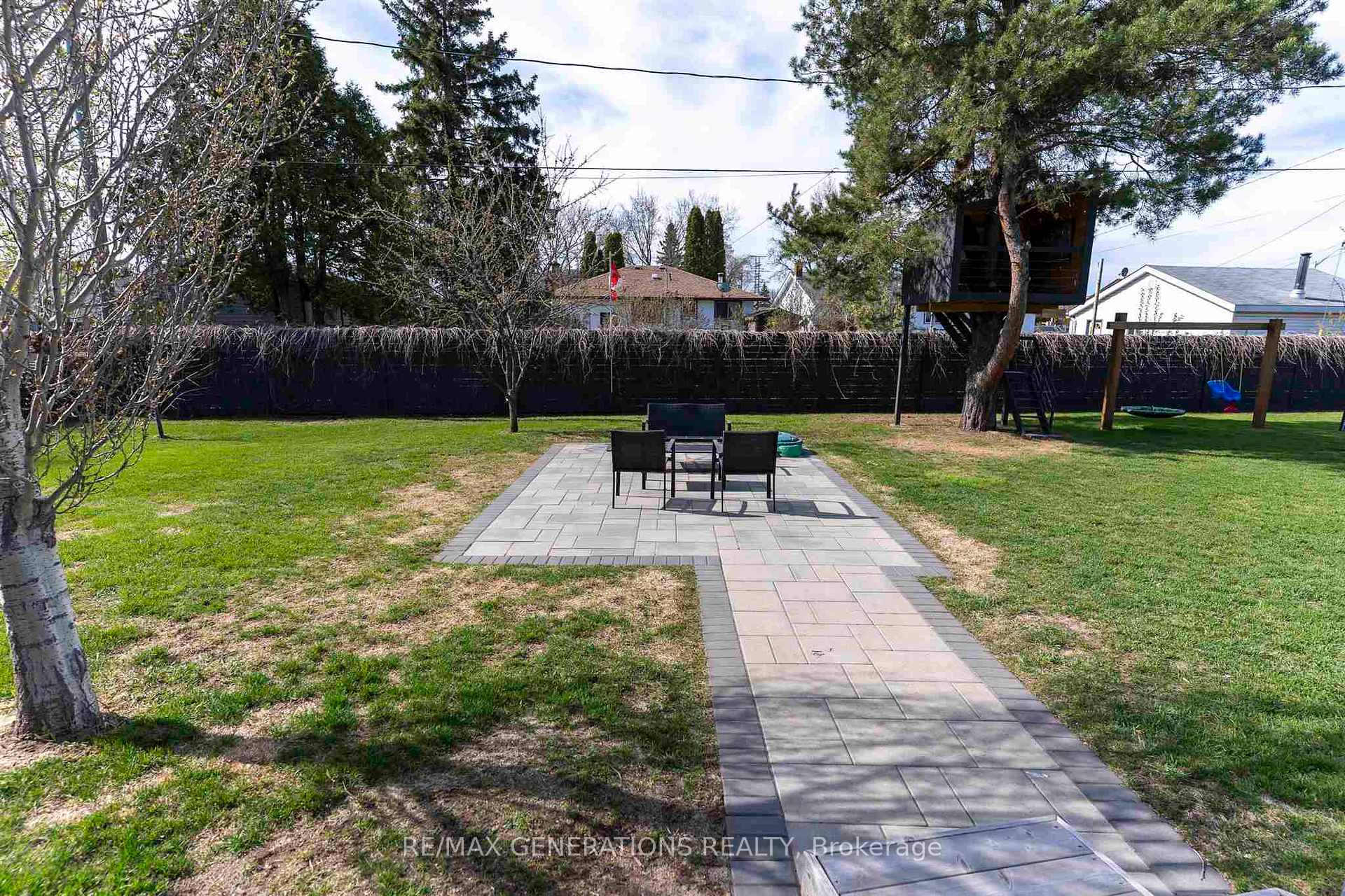 Photo 45 of 636 Thistle Crescent, Thunder Bay, Green Acres — HOMEH
