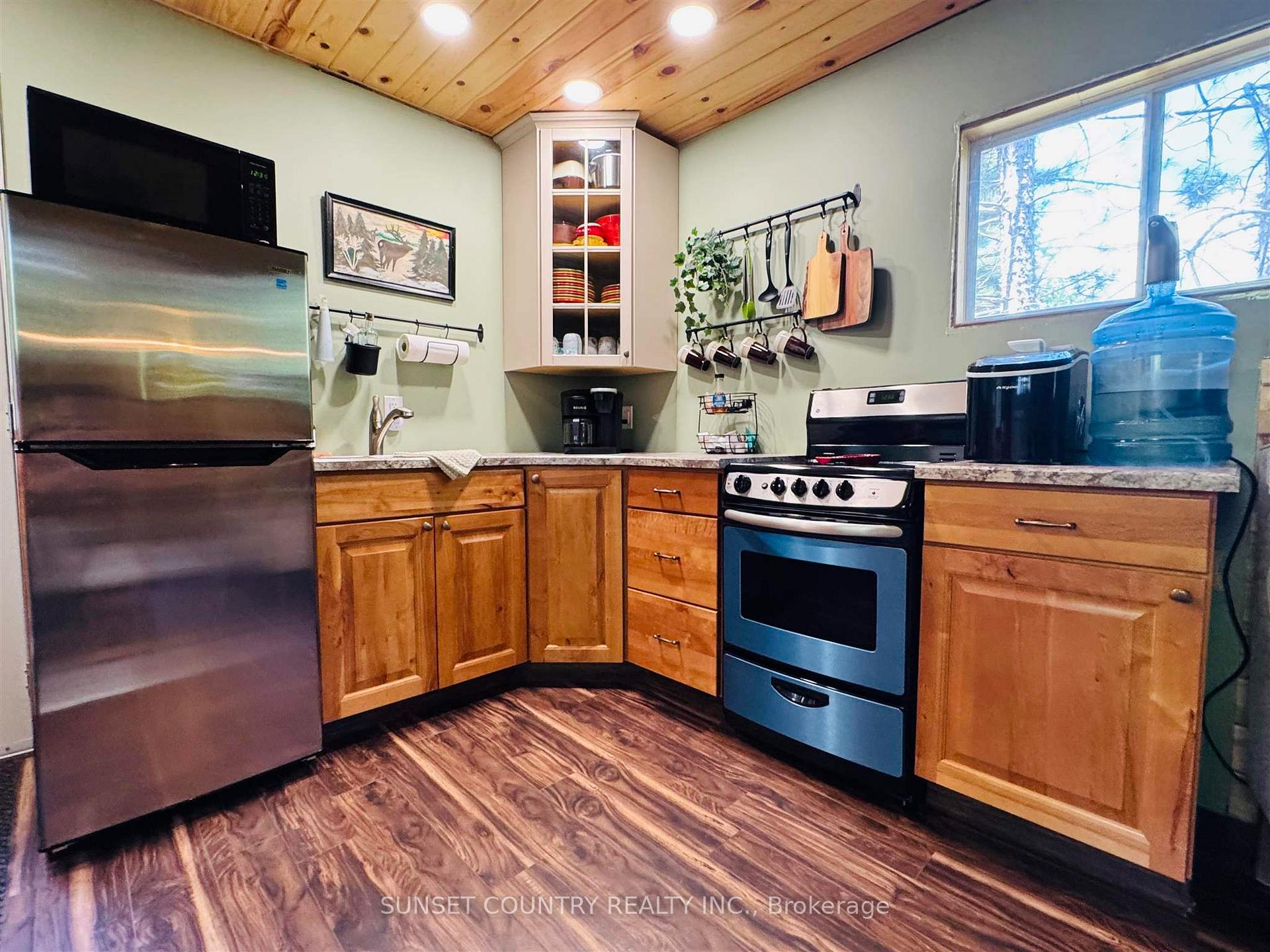 Photo 13 of 548 Panorama Drive, Machin — HOMEH