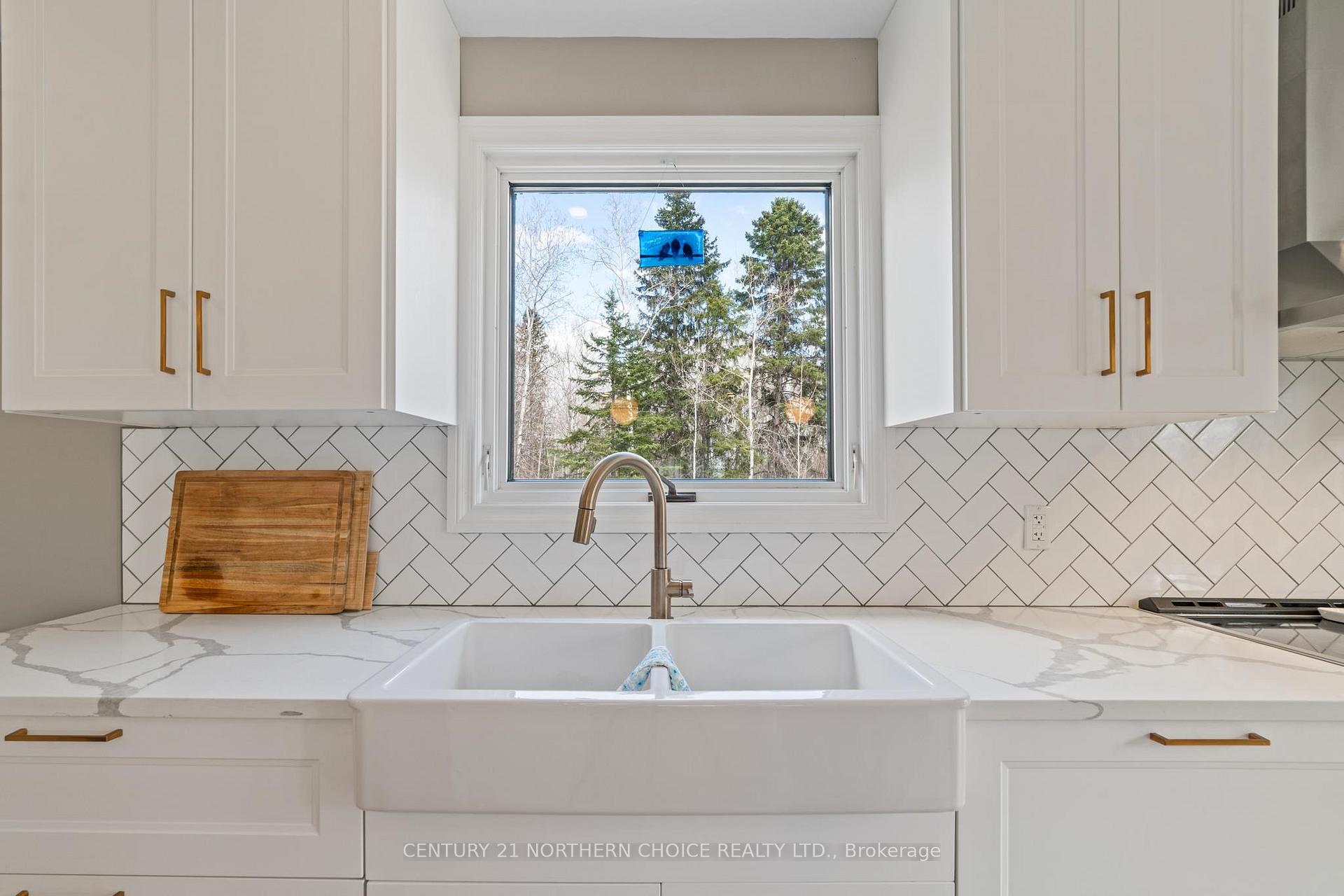 Photo 9 of 16 Cochenour Crescent, Red Lake — HOMEH