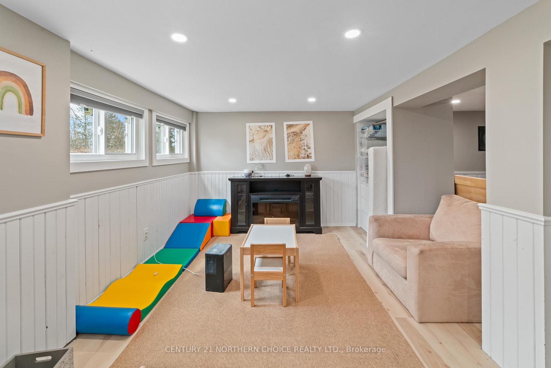 Photo 19 of 16 Cochenour Crescent, Red Lake — HOMEH