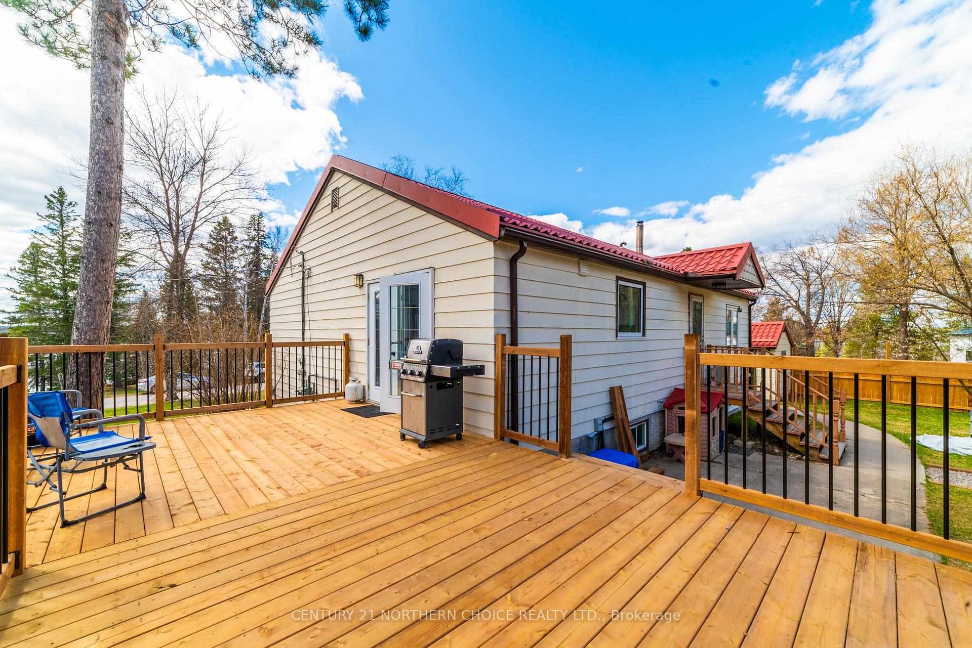 Photo 26 of 16 Cochenour Crescent, Red Lake — HOMEH