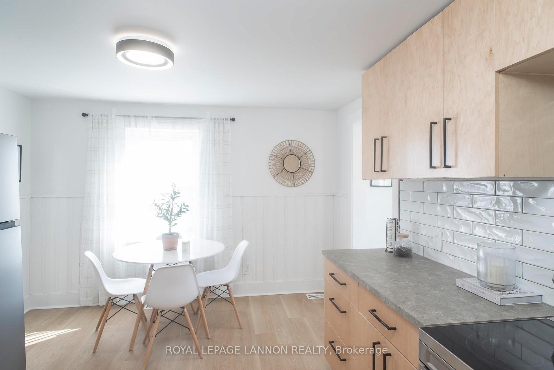 Photo 6 of 226 High Street, Thunder Bay, College Heights — HOMEH