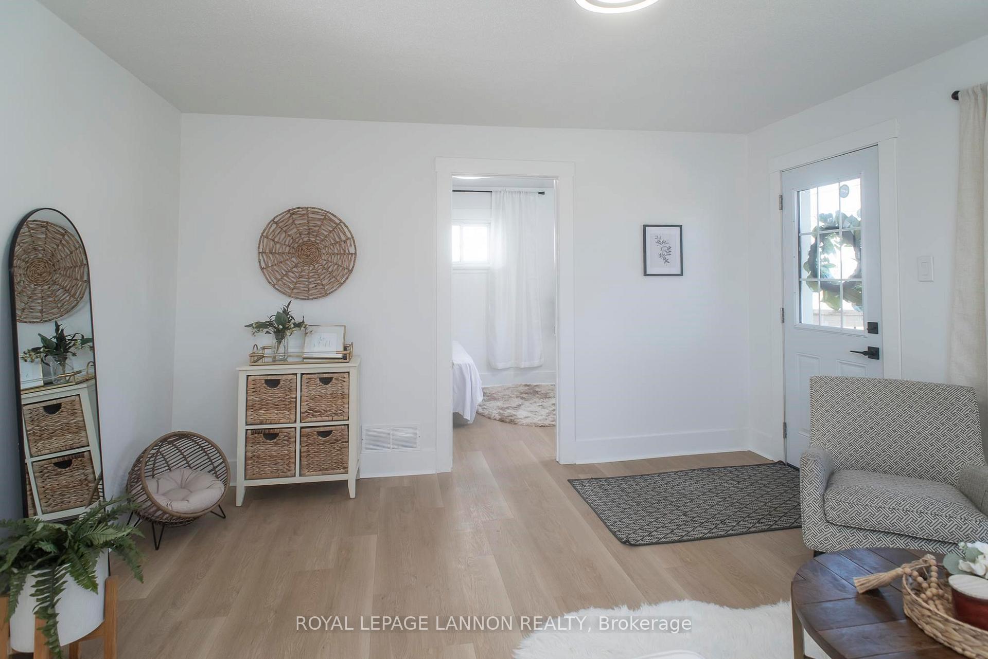 Photo 15 of 226 High Street, Thunder Bay, College Heights — HOMEH