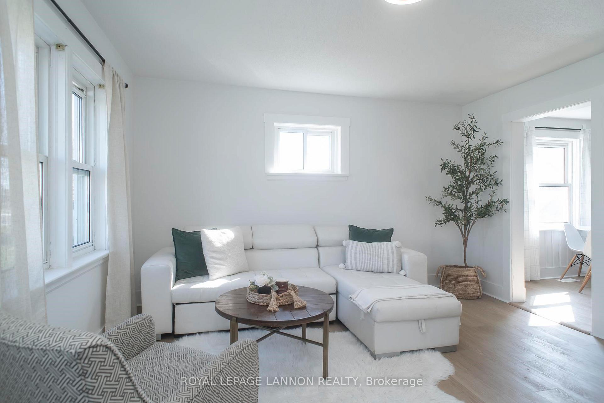Photo 16 of 226 High Street, Thunder Bay, College Heights — HOMEH