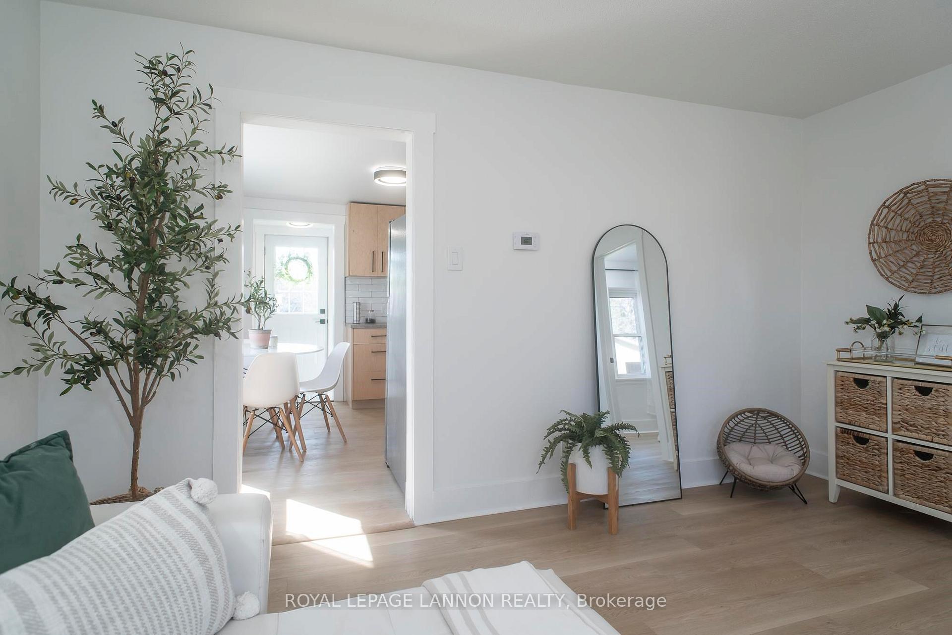 Photo 20 of 226 High Street, Thunder Bay, College Heights — HOMEH