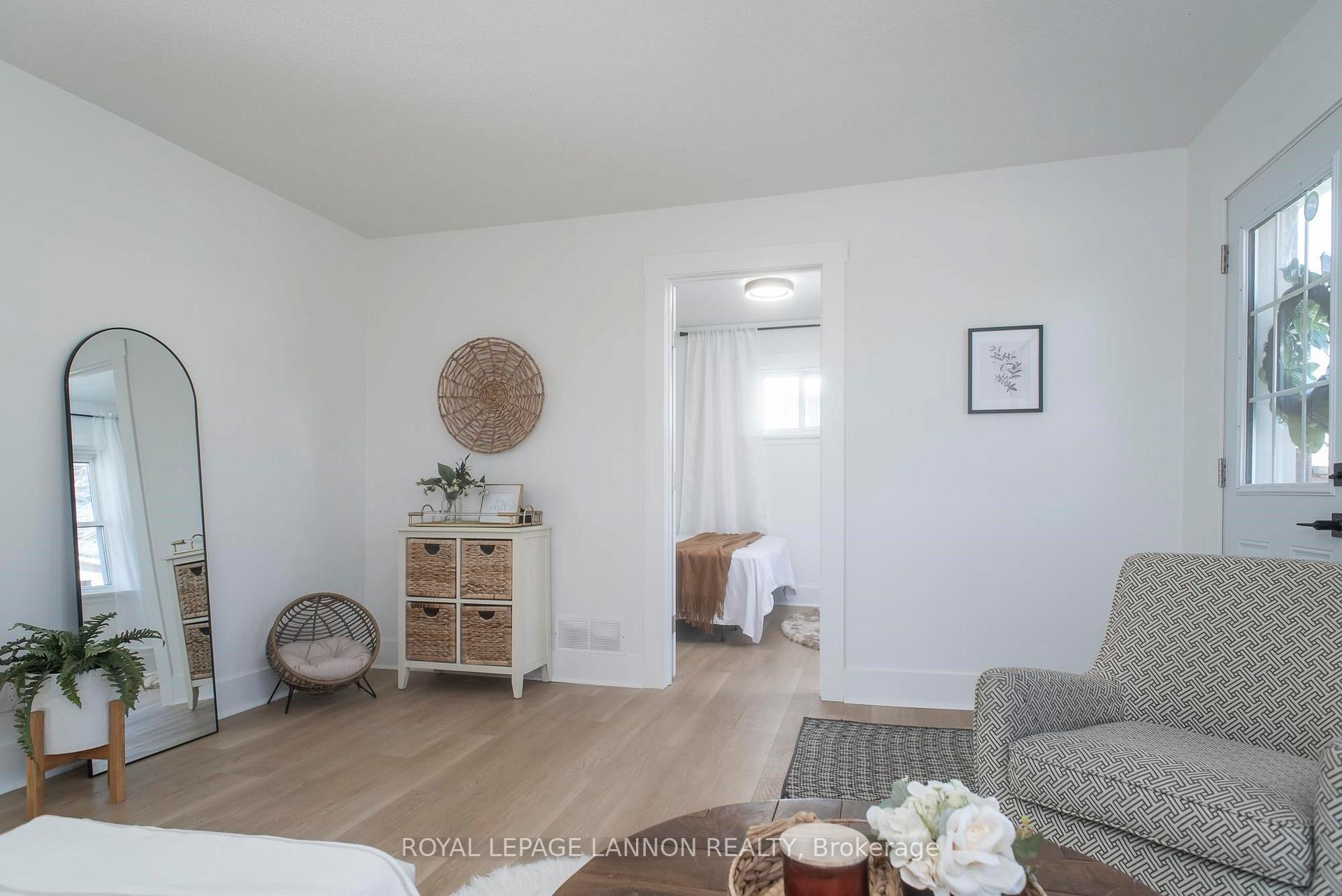 Photo 21 of 226 High Street, Thunder Bay, College Heights — HOMEH