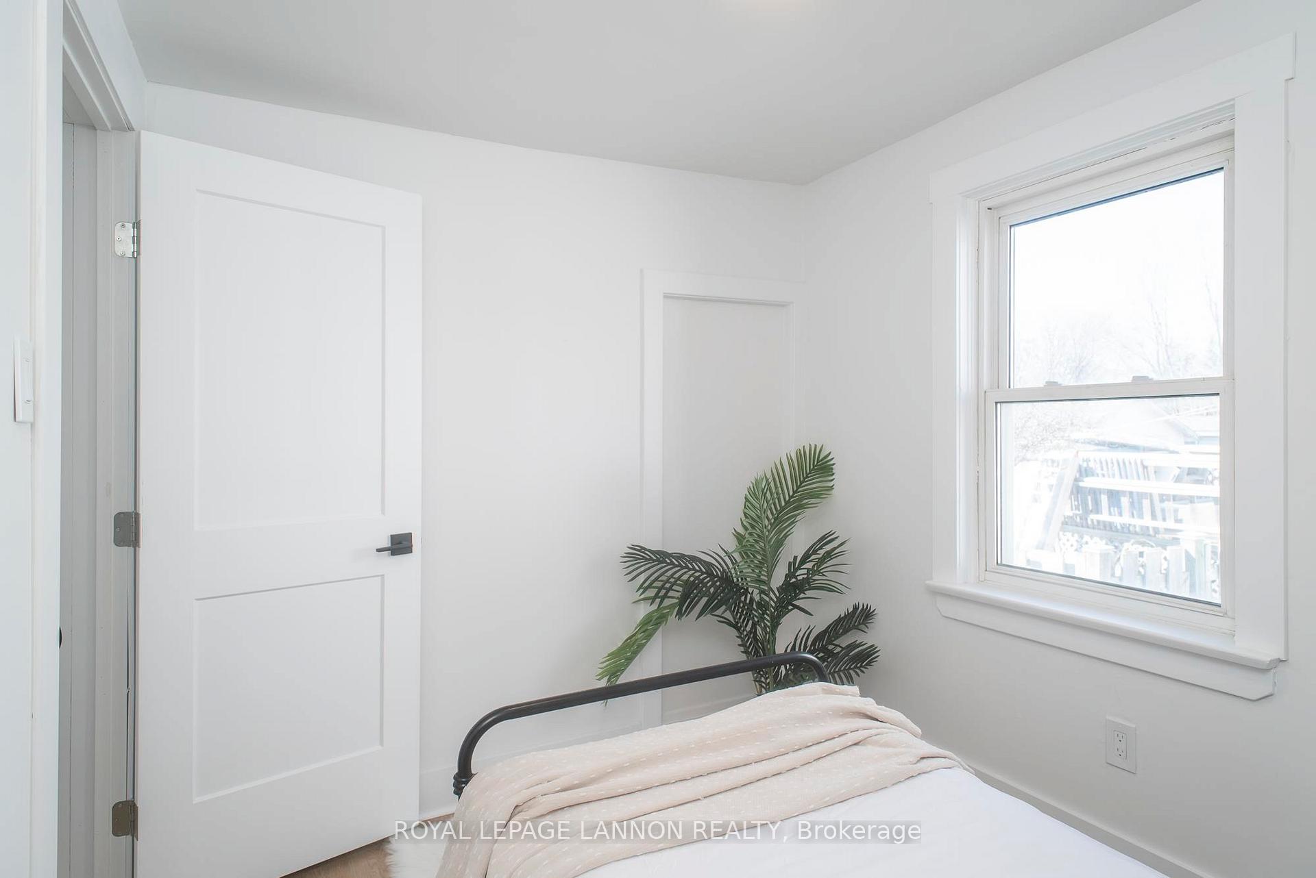 Photo 27 of 226 High Street, Thunder Bay, College Heights — HOMEH
