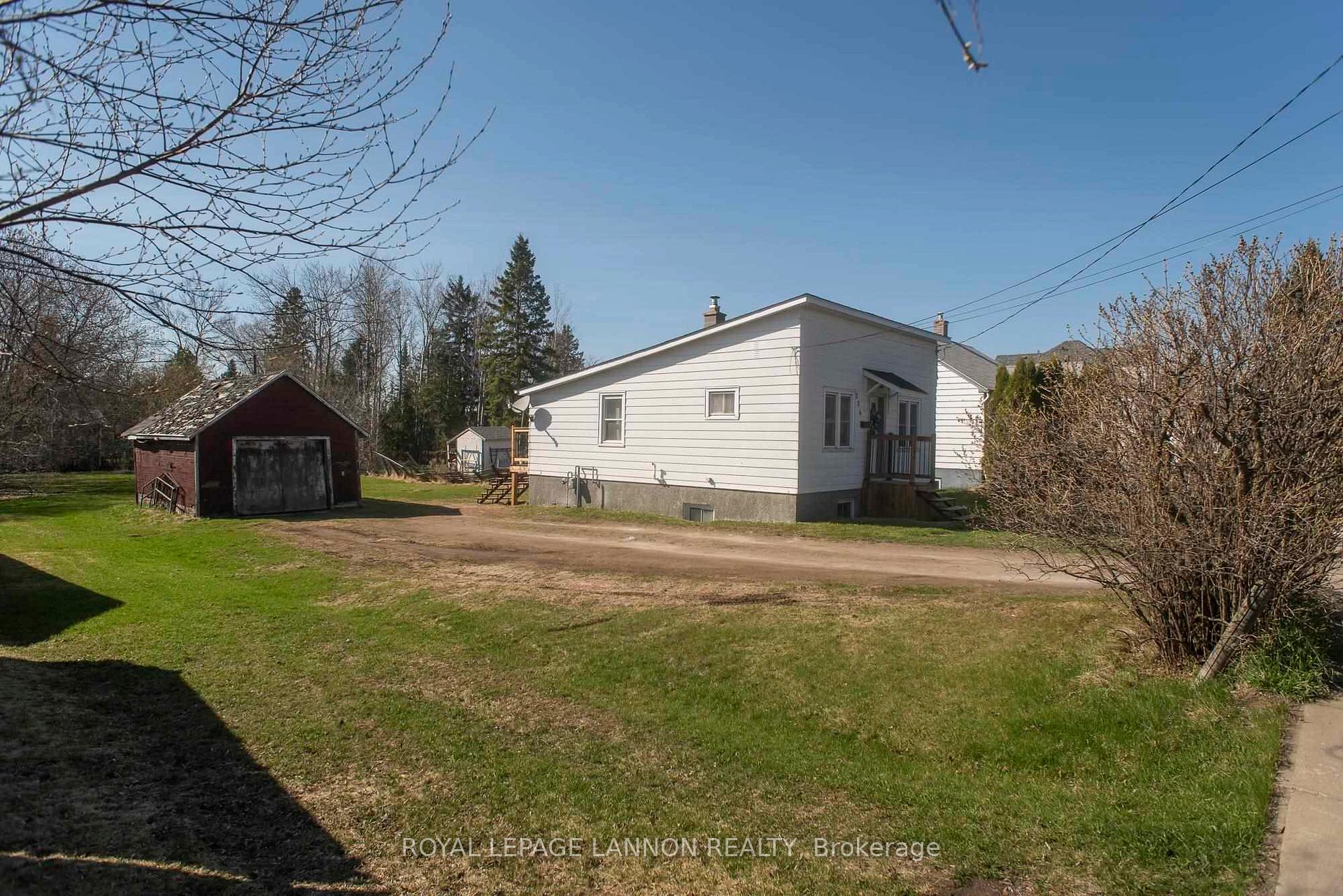 Photo 44 of 226 High Street, Thunder Bay, College Heights — HOMEH