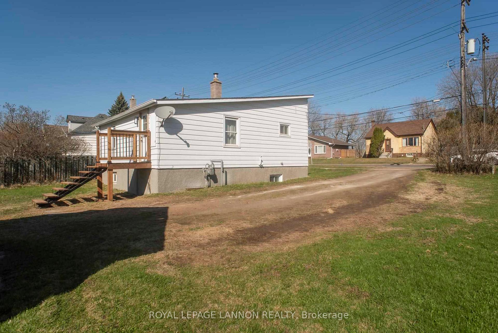 Photo 45 of 226 High Street, Thunder Bay, College Heights — HOMEH