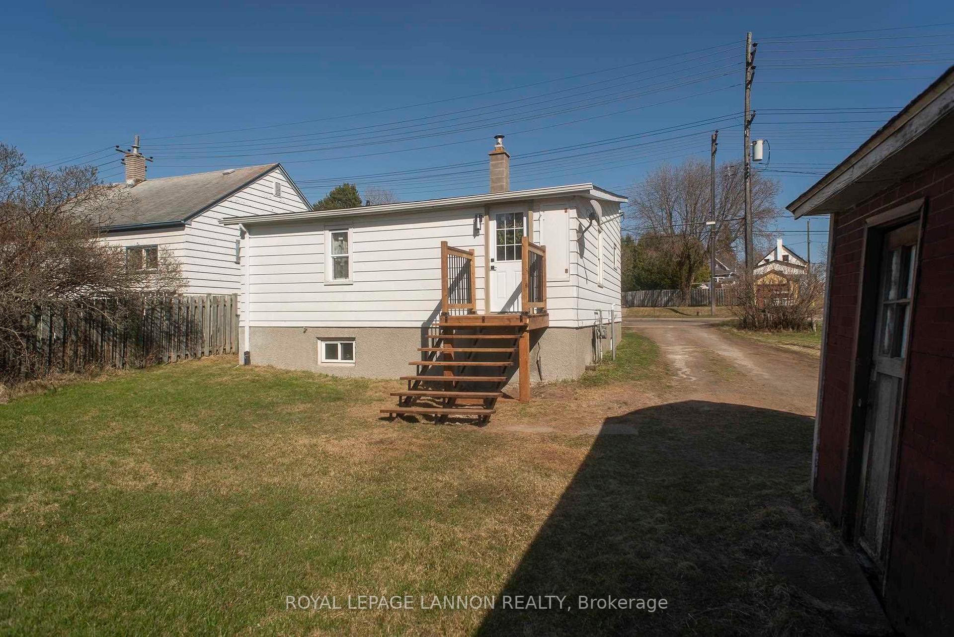 Photo 46 of 226 High Street, Thunder Bay, College Heights — HOMEH