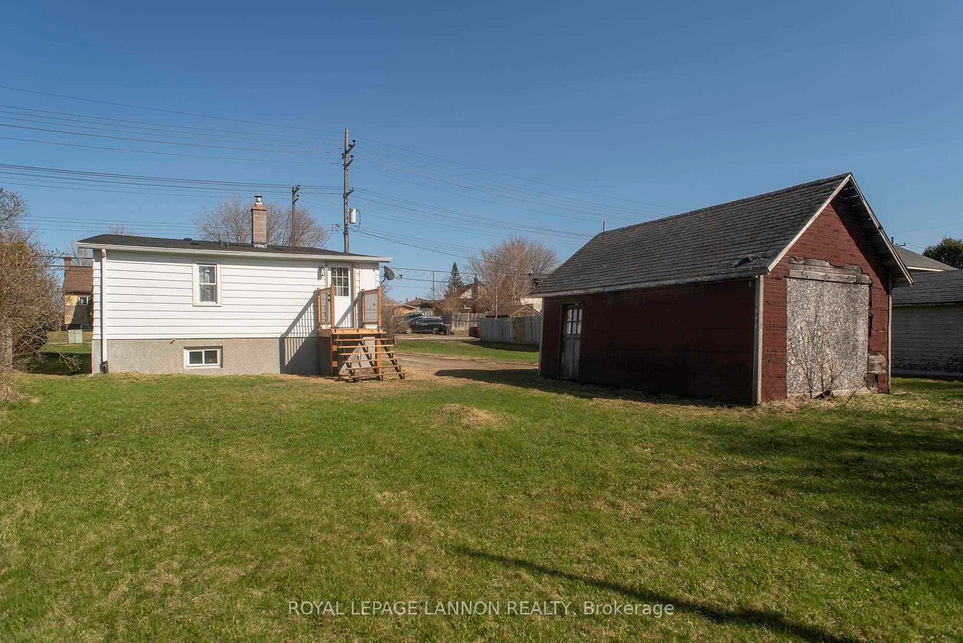 Photo 47 of 226 High Street, Thunder Bay, College Heights — HOMEH