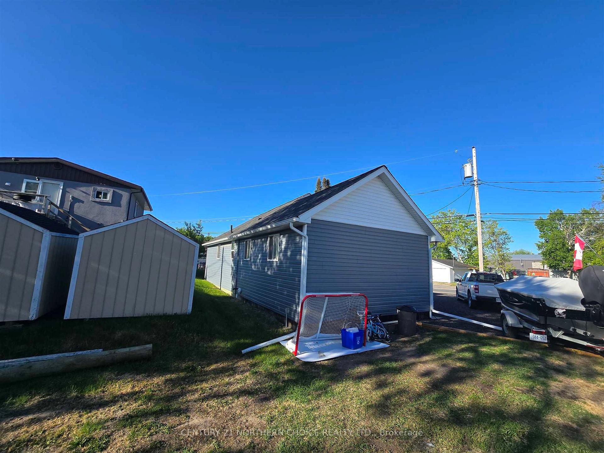 Photo 4 of 1424 River Drive, Kenora, Lakeside — HOMEH