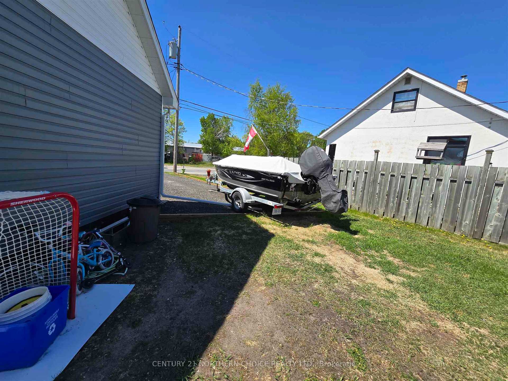 Photo 5 of 1424 River Drive, Kenora, Lakeside — HOMEH