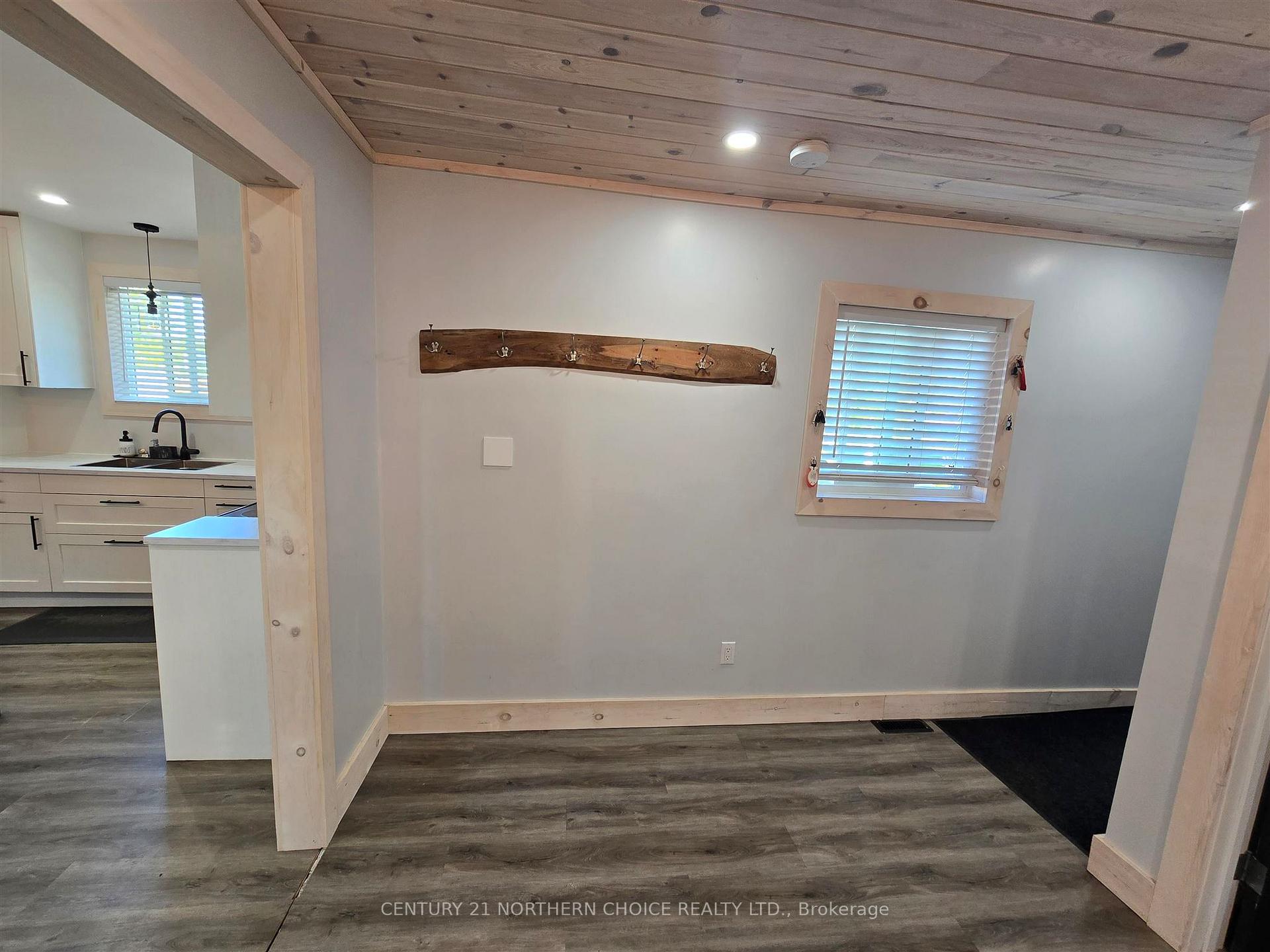 Photo 9 of 1424 River Drive, Kenora, Lakeside — HOMEH