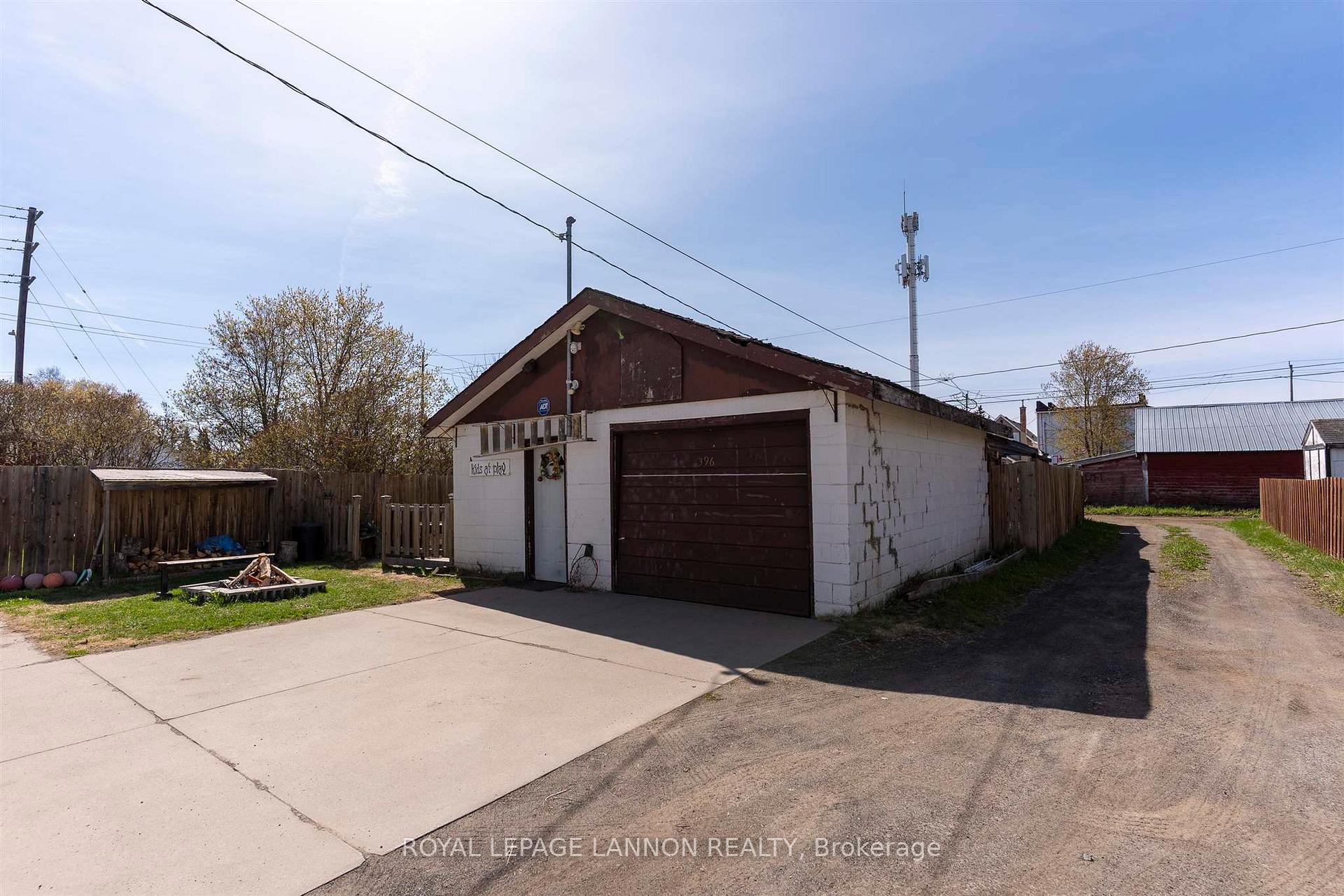 Photo 3 of 396 Mary Street E, Thunder Bay, Westfort — HOMEH