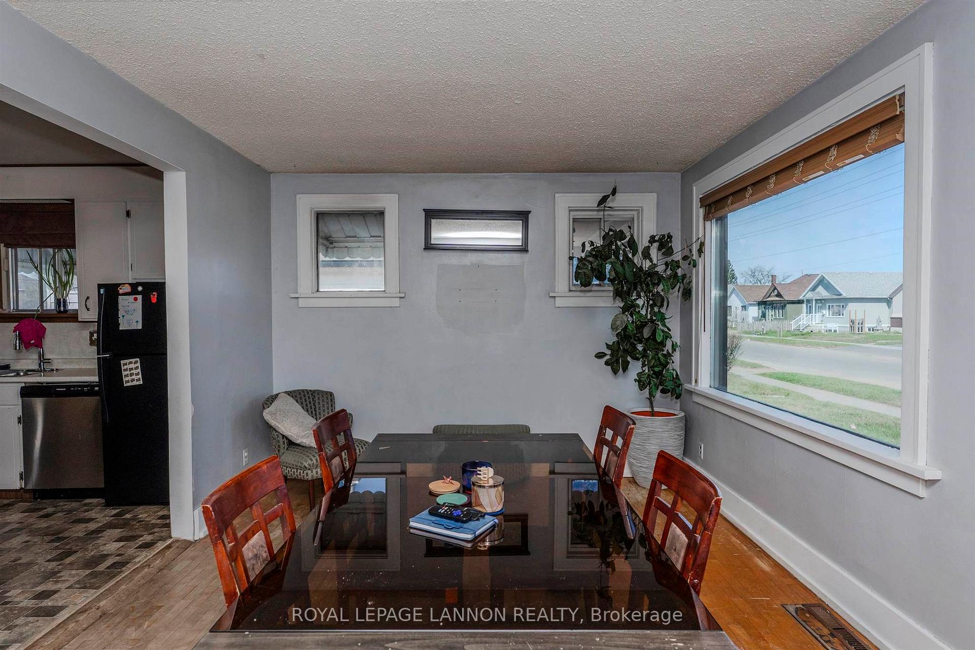 Photo 12 of 396 Mary Street E, Thunder Bay, Westfort — HOMEH
