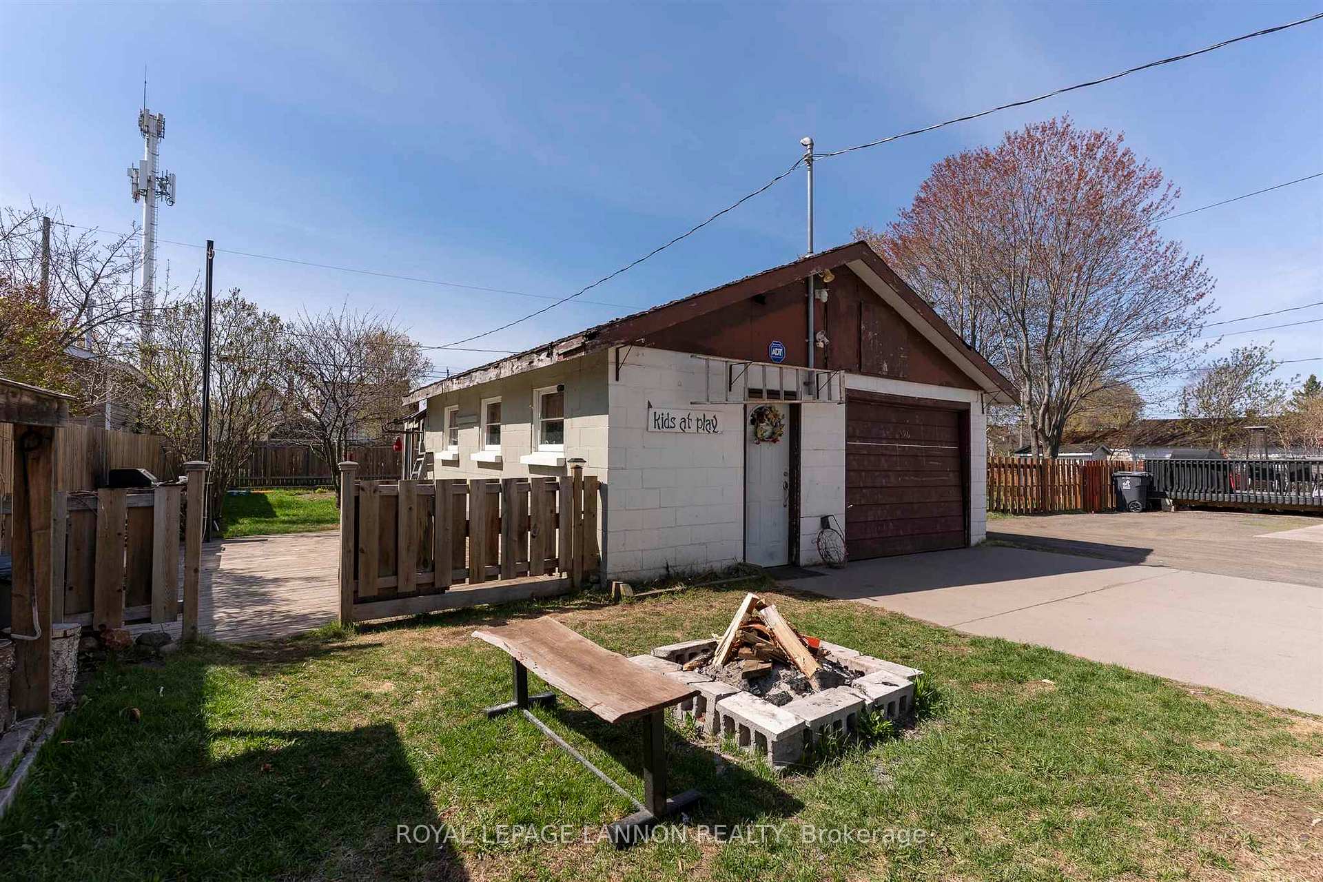 Photo 34 of 396 Mary Street E, Thunder Bay, Westfort — HOMEH