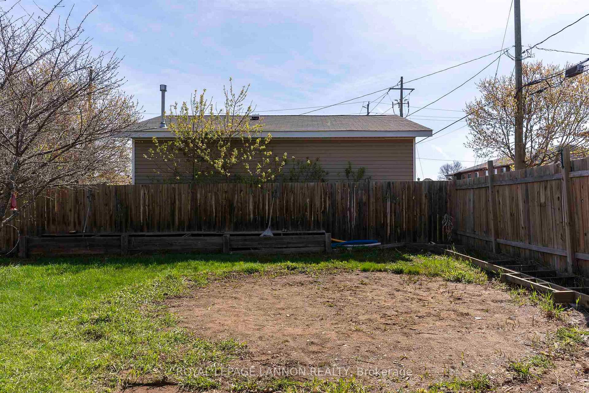 Photo 40 of 396 Mary Street E, Thunder Bay, Westfort — HOMEH