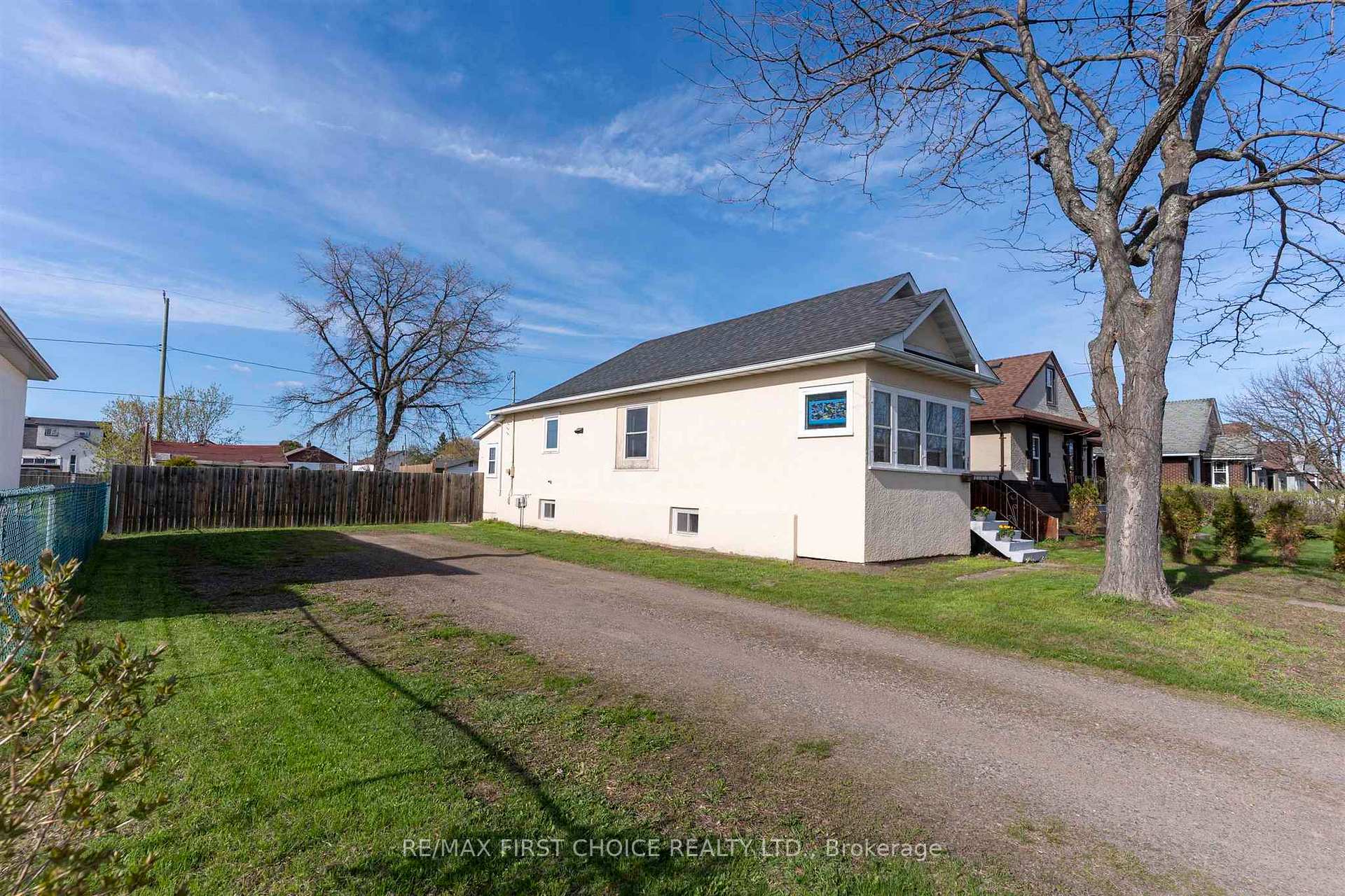 Photo 4 of 367 Mary Street E, Thunder Bay, Westfort — HOMEH